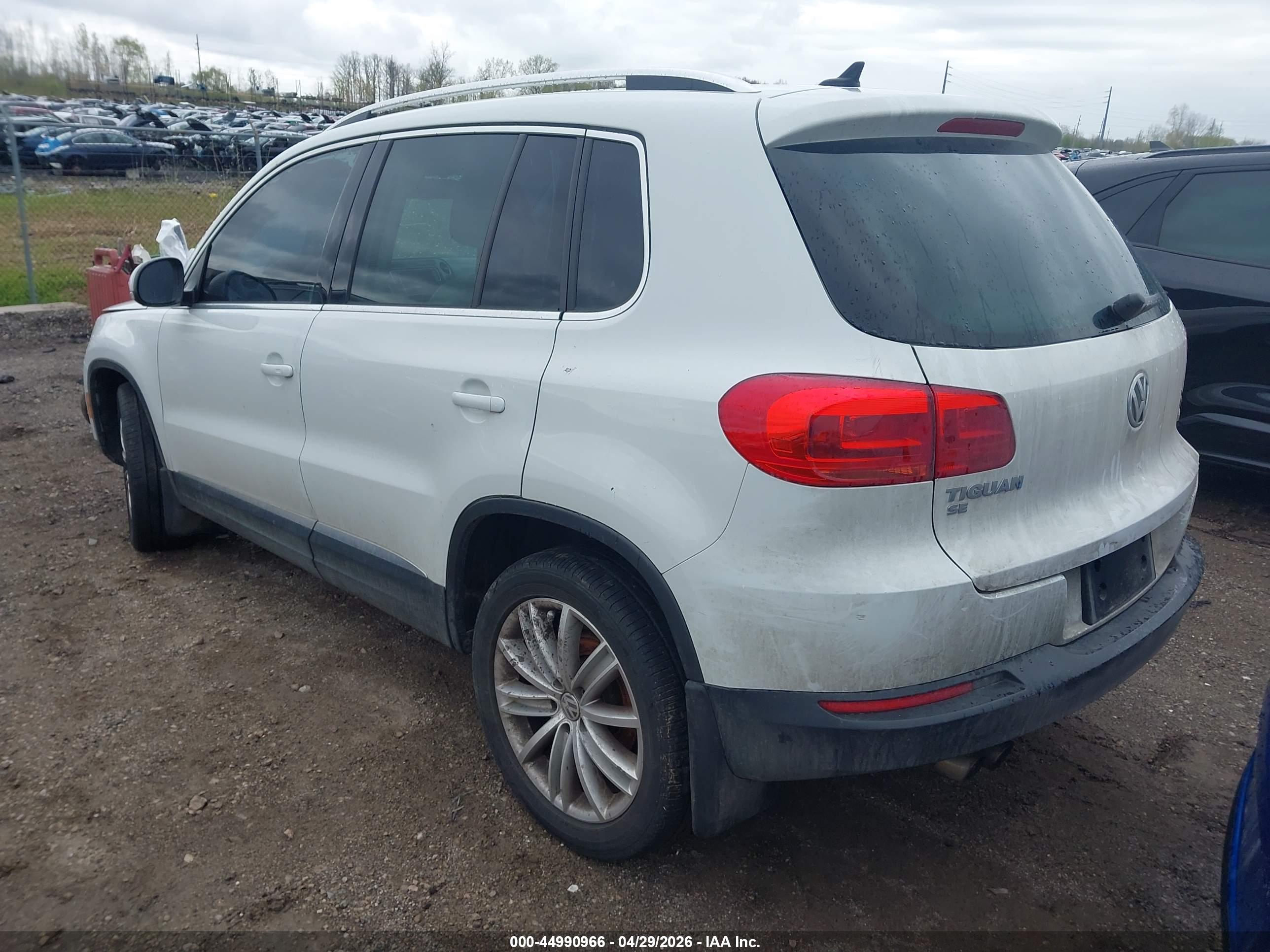 VOLKSWAGEN TIGUAN image 3