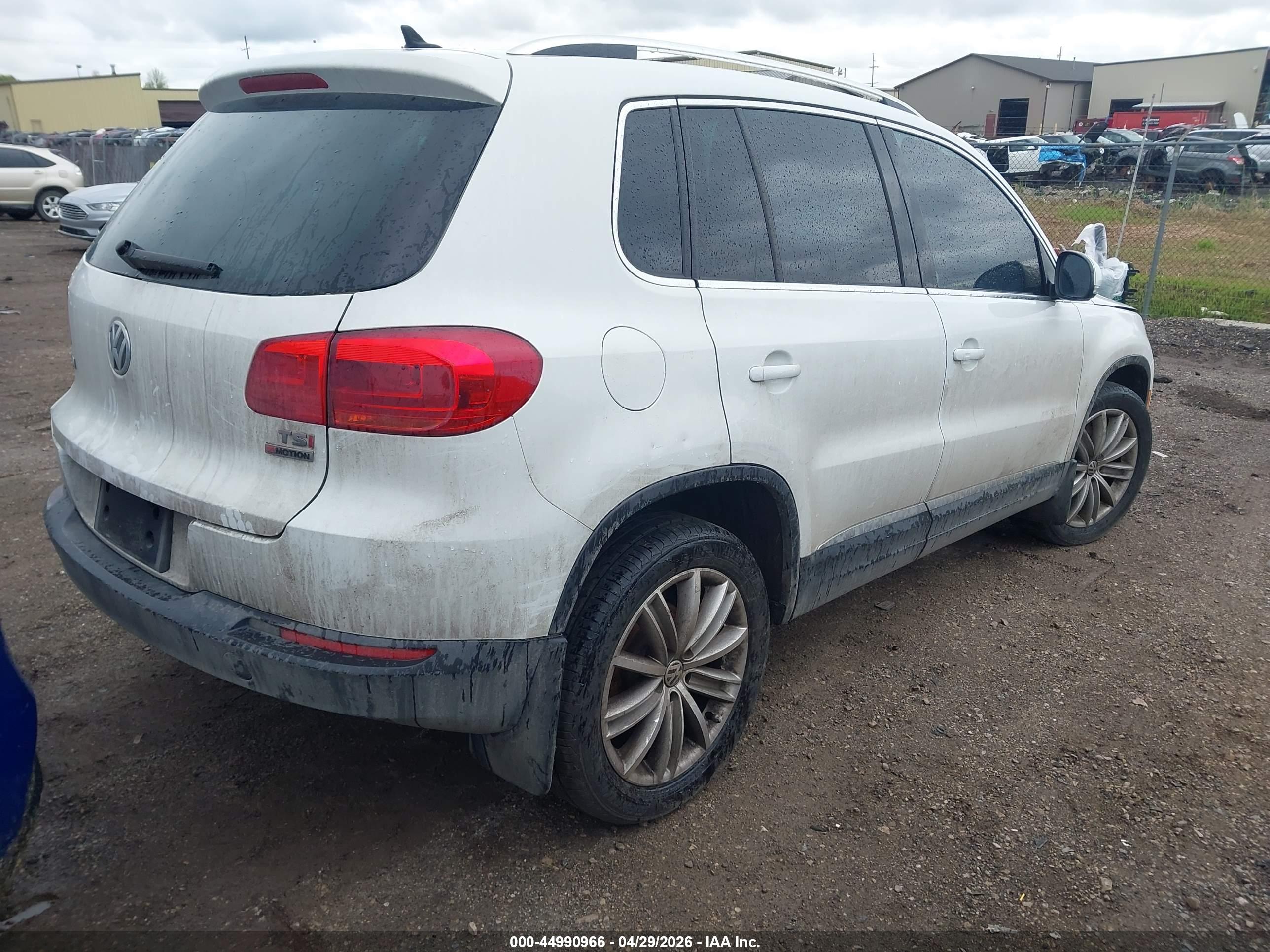 VOLKSWAGEN TIGUAN image 4