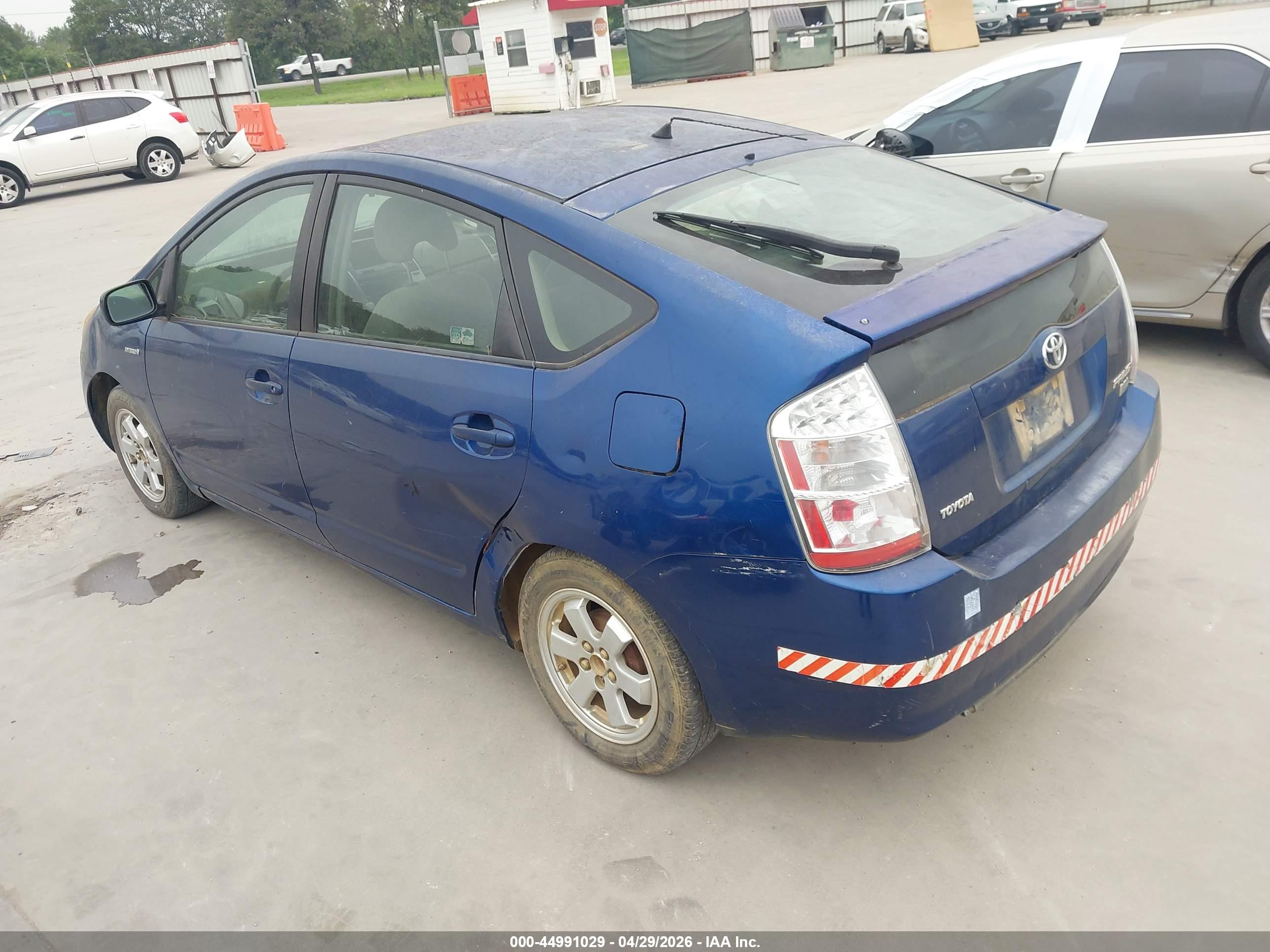 TOYOTA PRIUS image 3