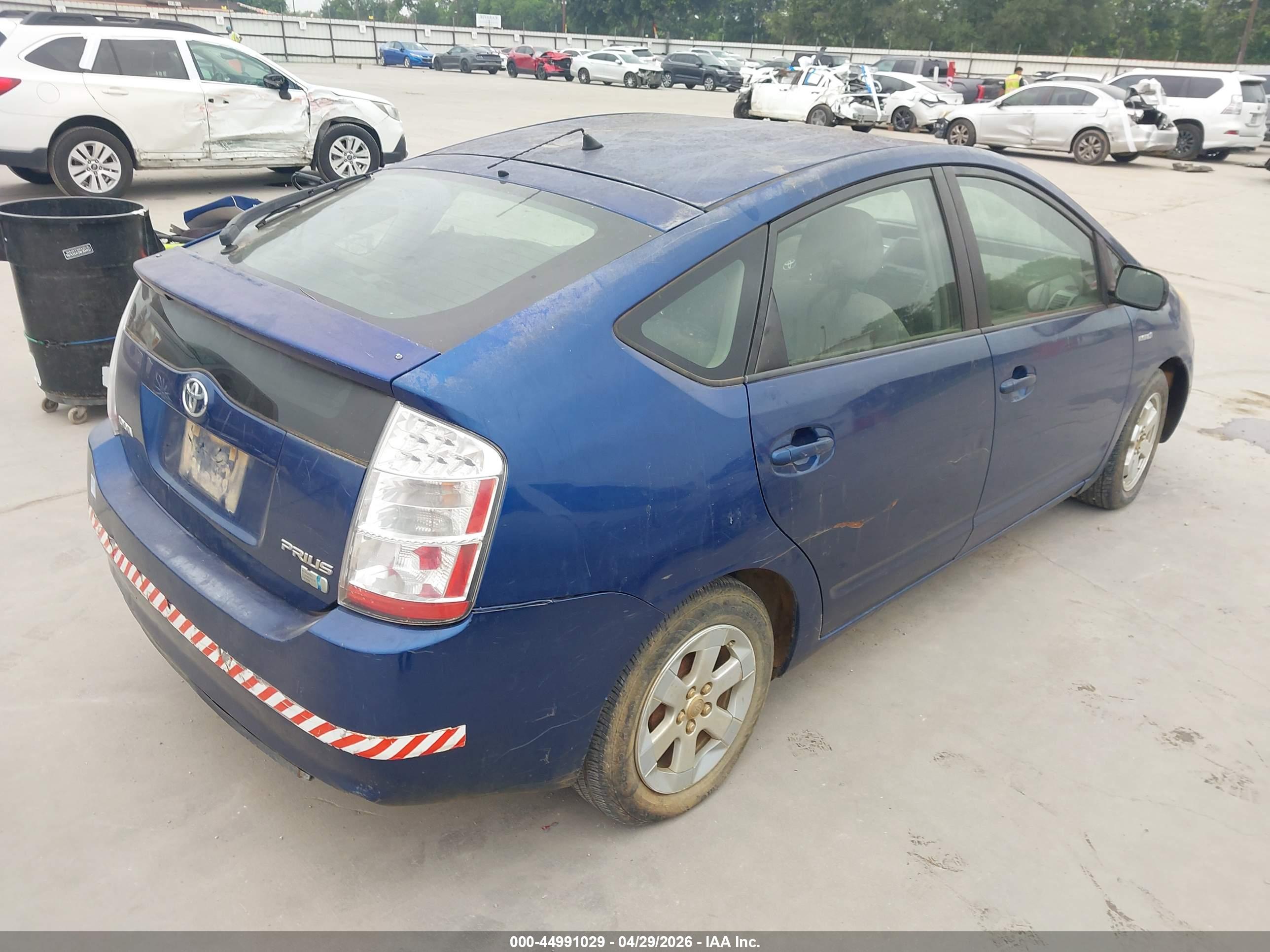 TOYOTA PRIUS image 4