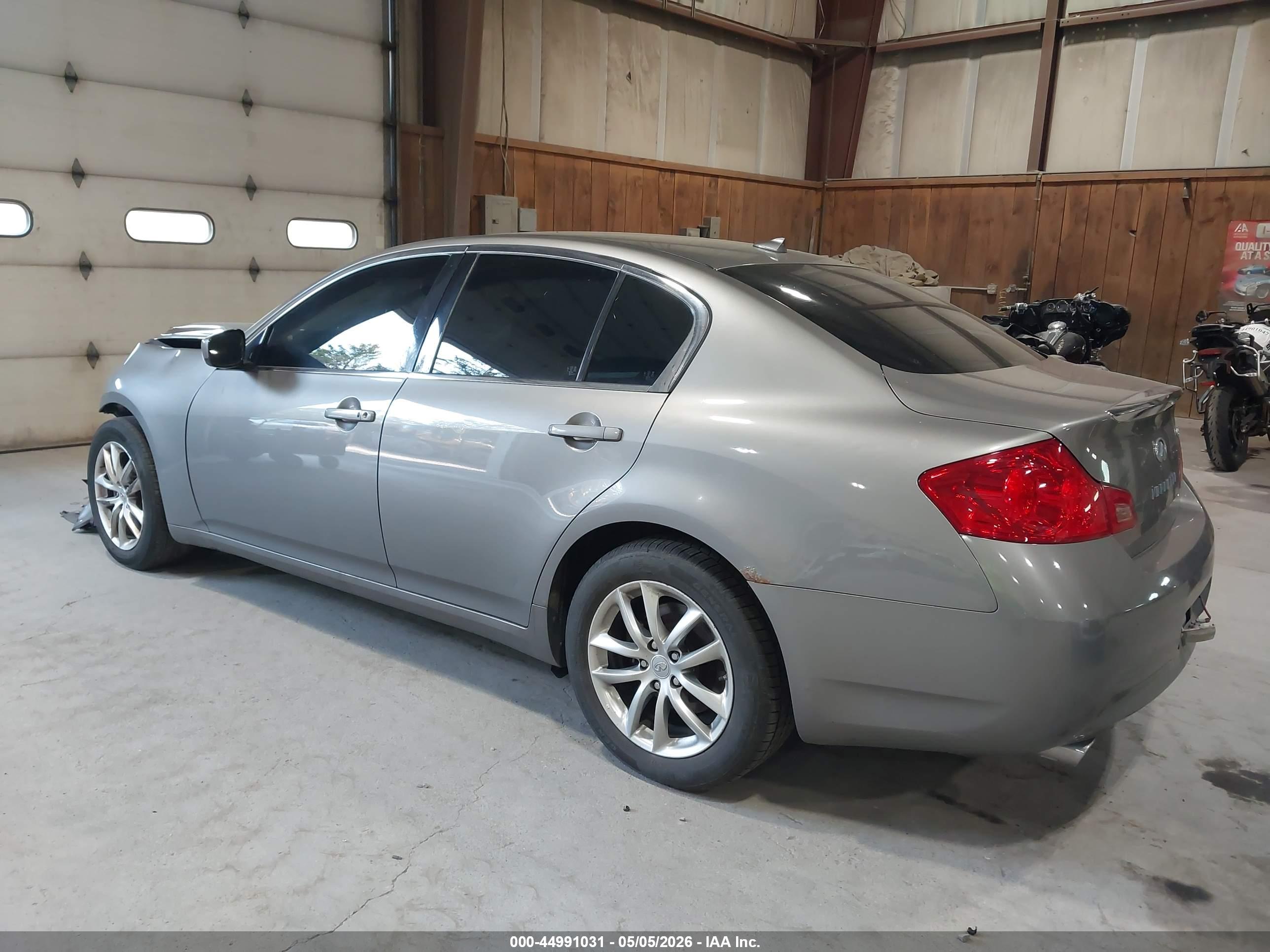 INFINITI G37X image 3