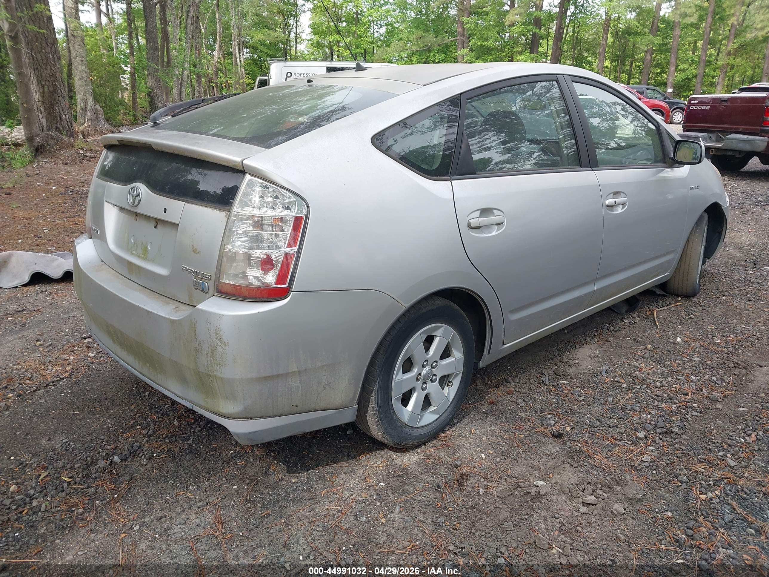 TOYOTA PRIUS image 4