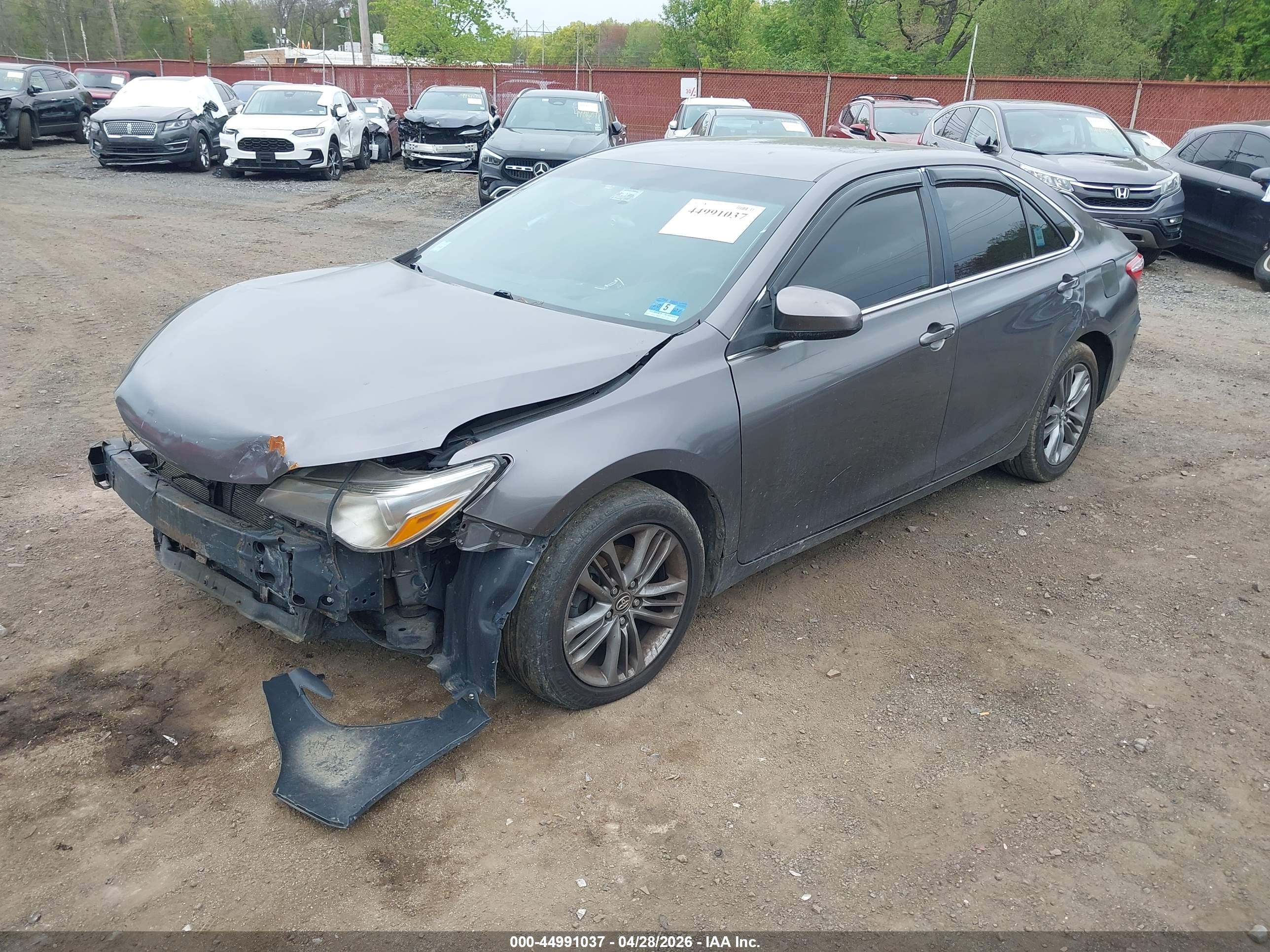 TOYOTA CAMRY image 2