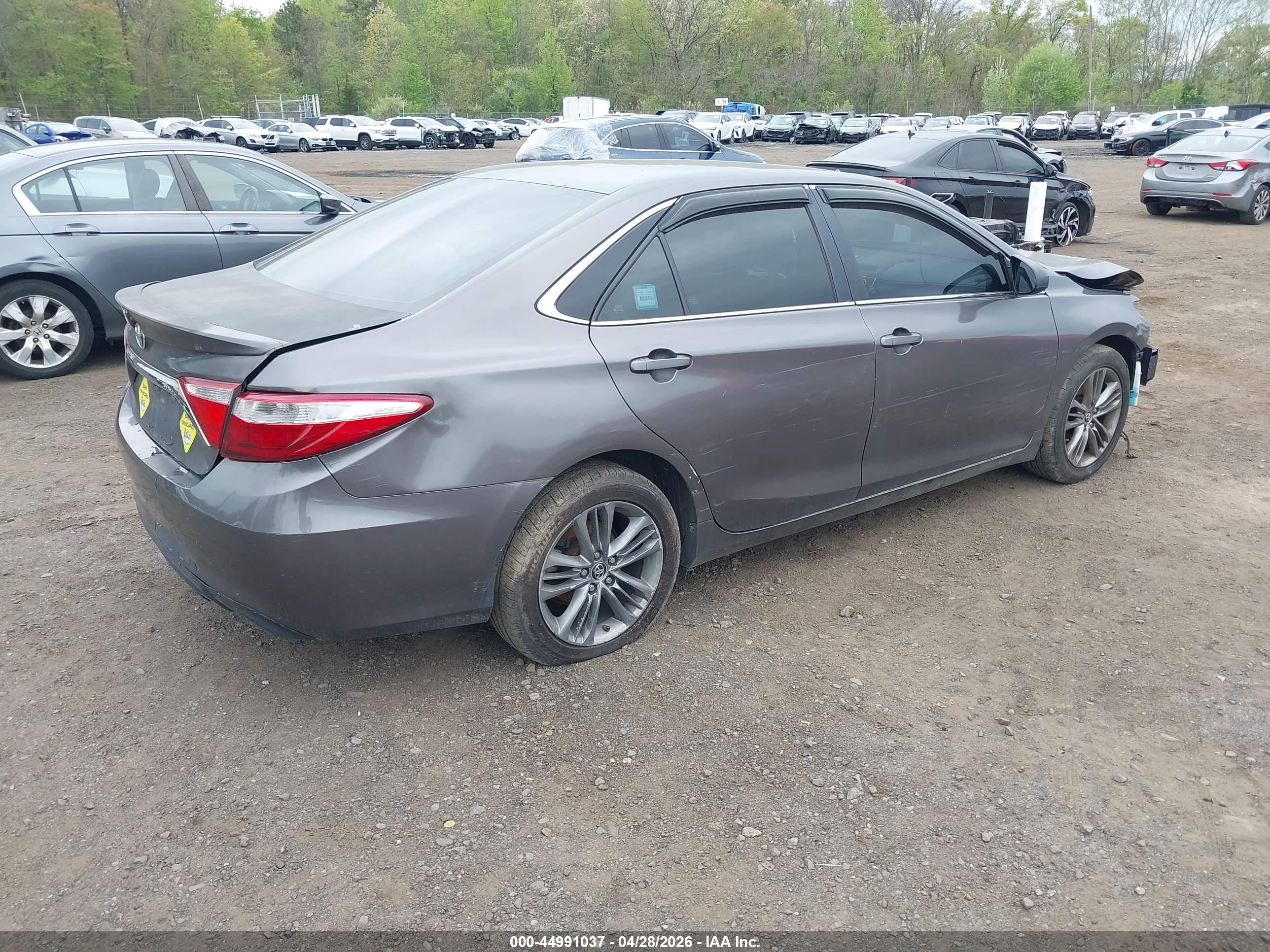 TOYOTA CAMRY image 4