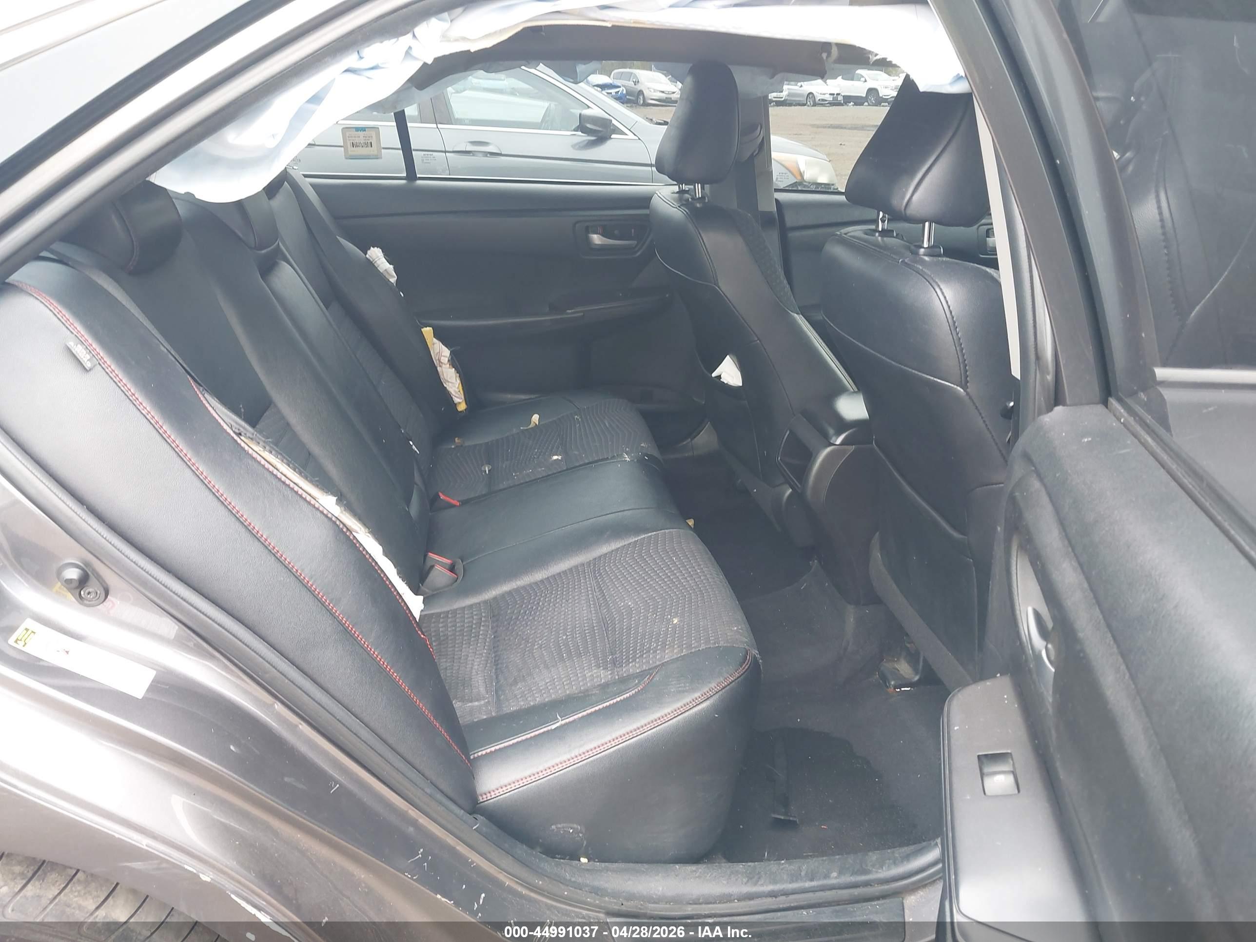 TOYOTA CAMRY image 8