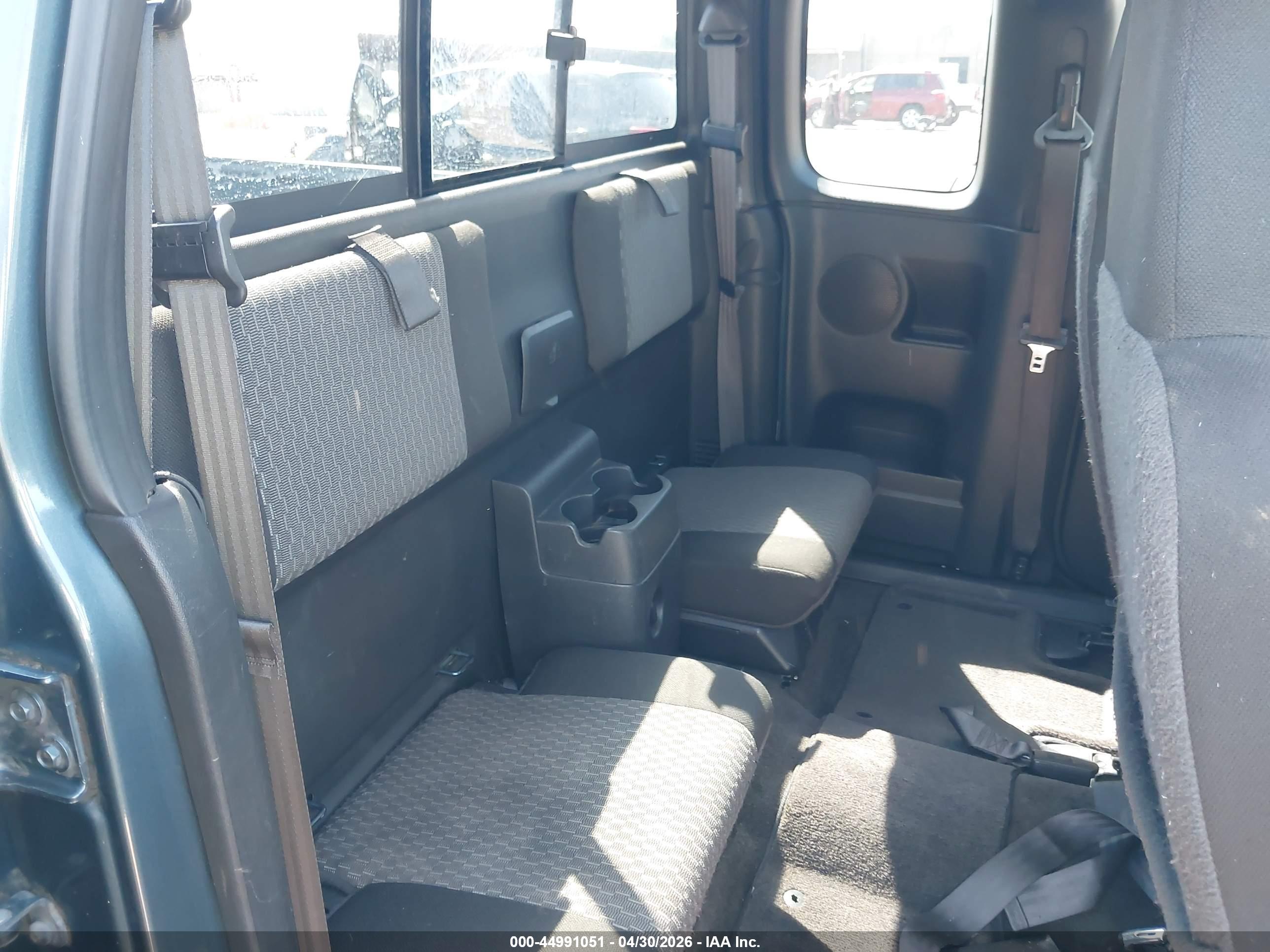 GMC CANYON image 8