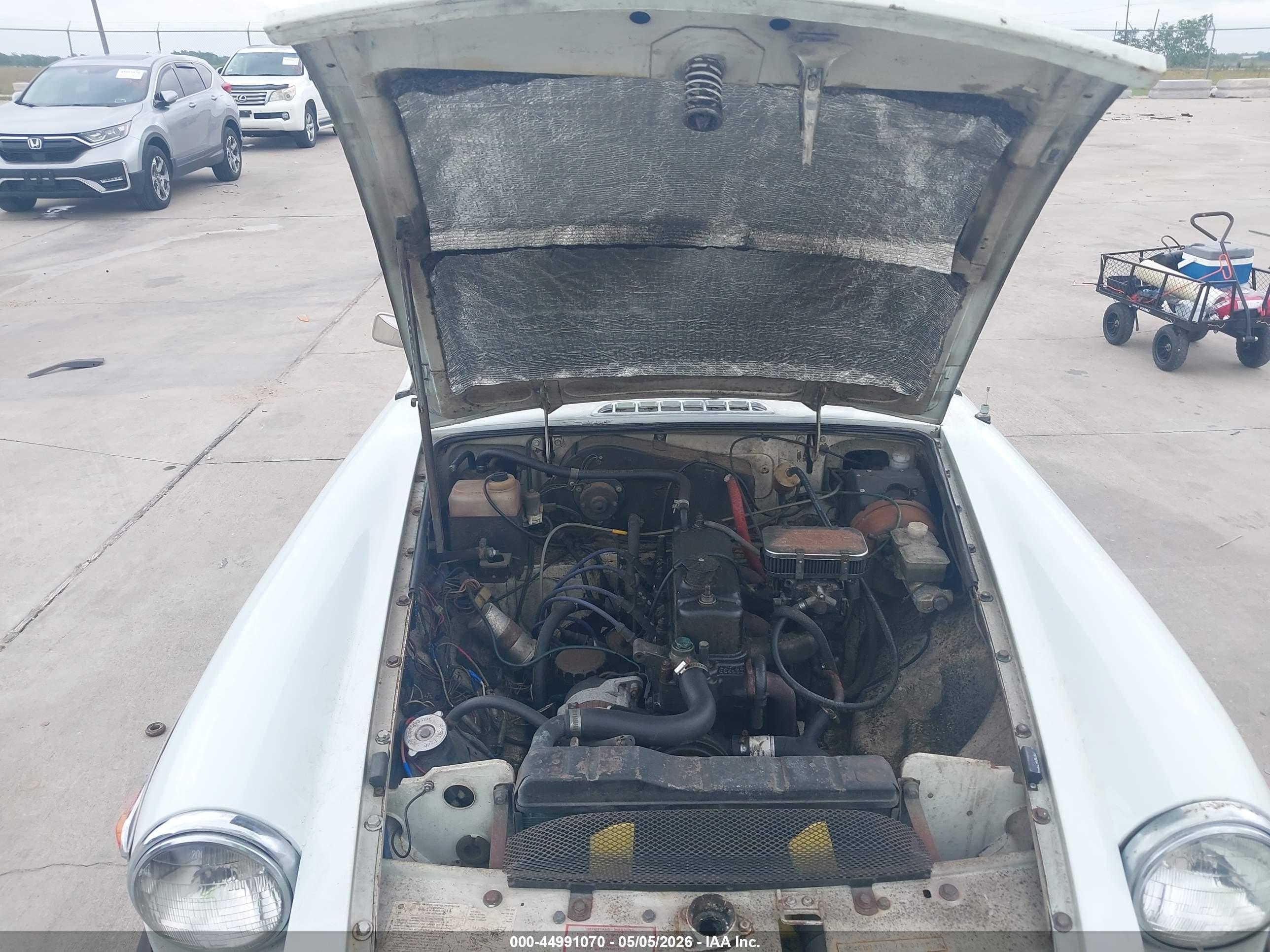 MG MGB image 10