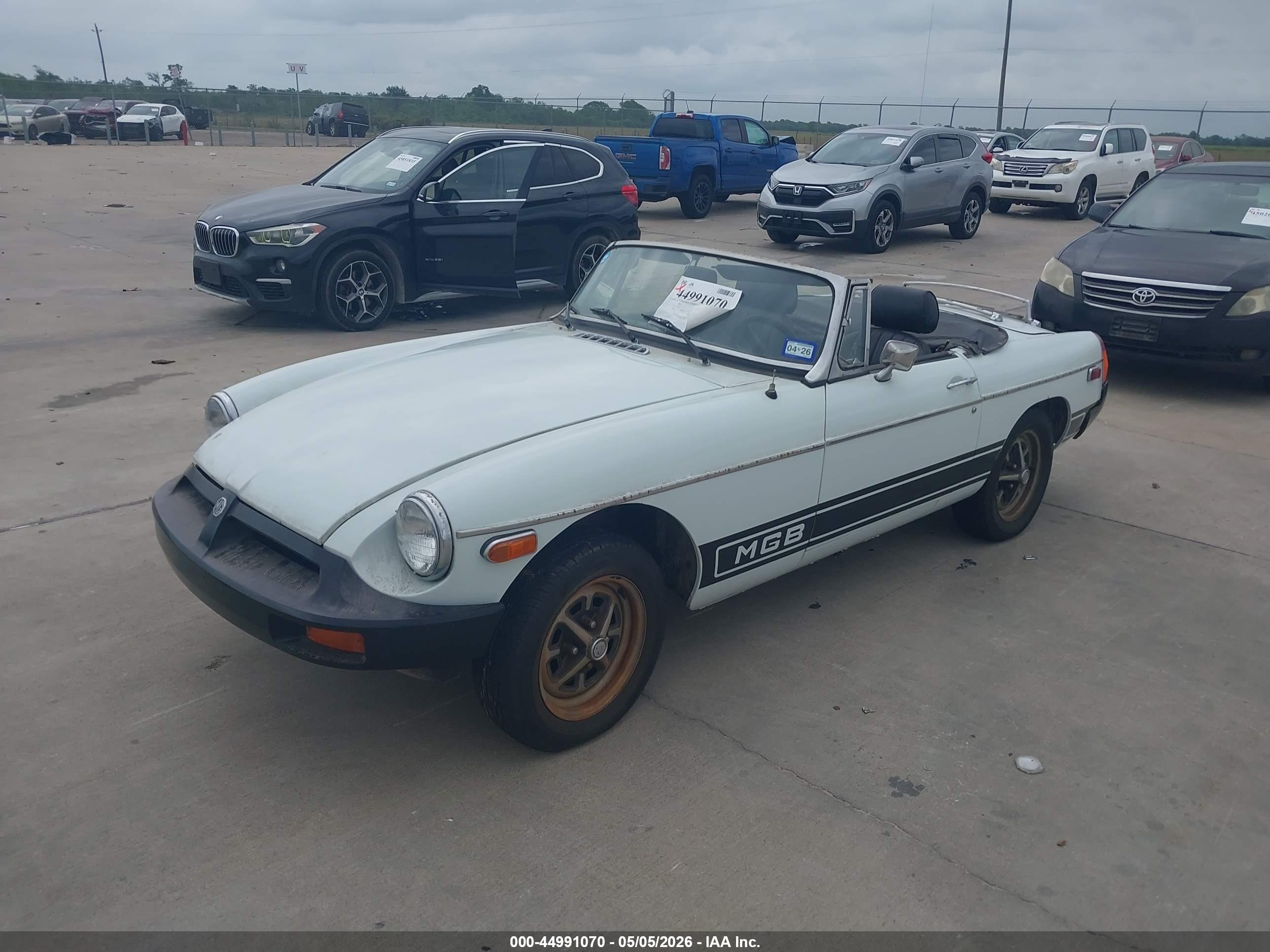 MG MGB image 2