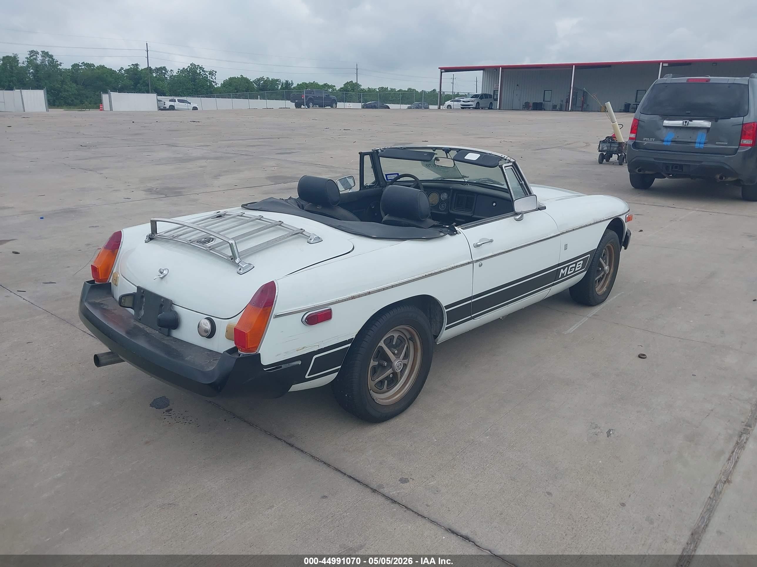 MG MGB image 4
