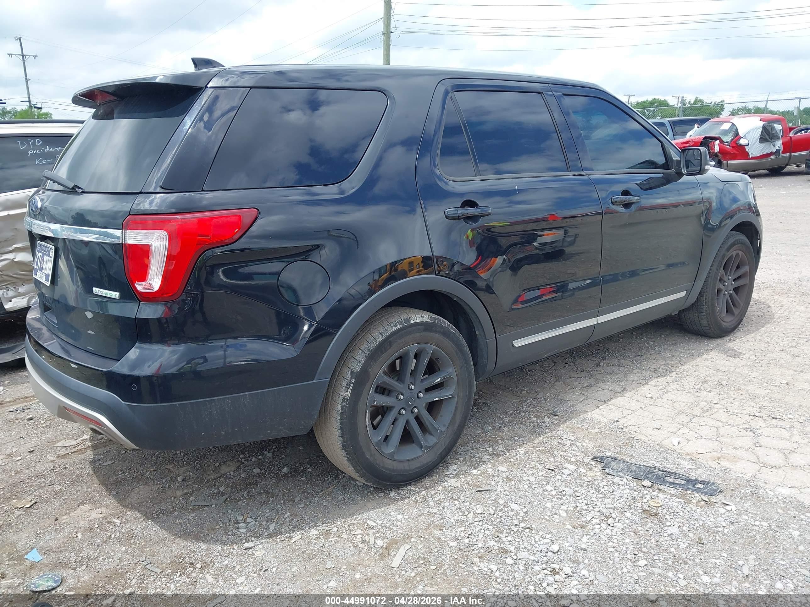 FORD EXPLORER image 4