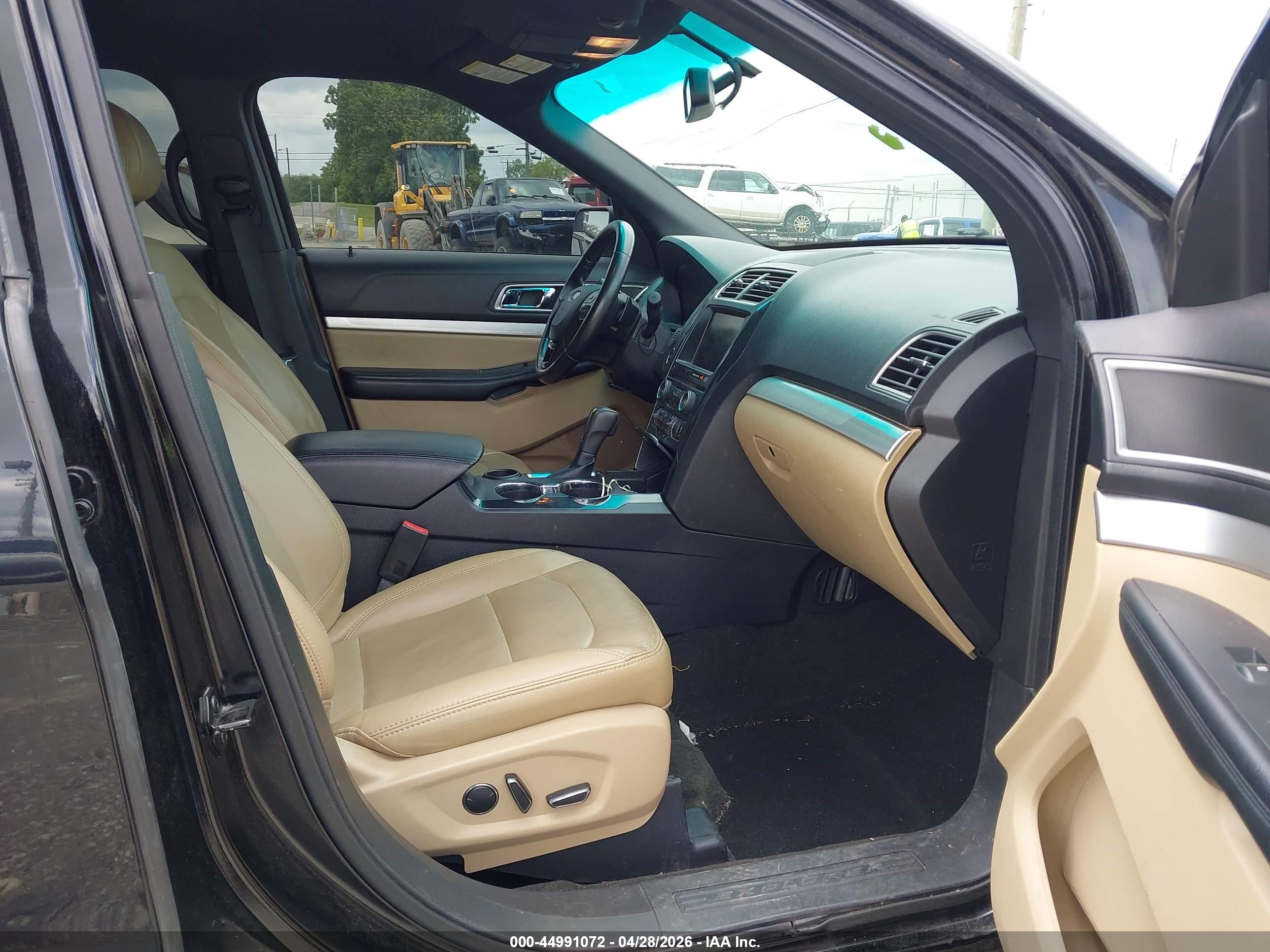 FORD EXPLORER image 5