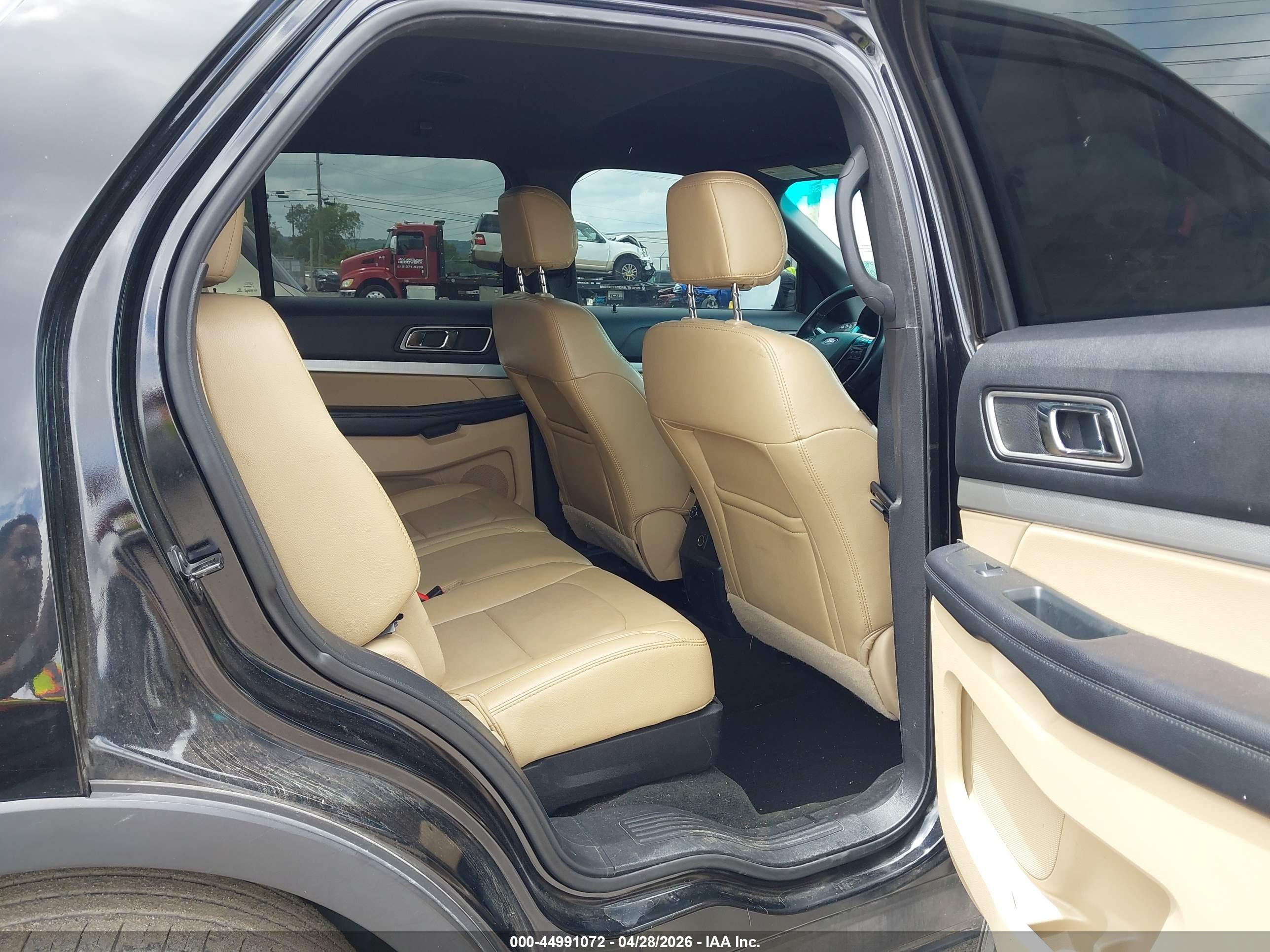 FORD EXPLORER image 8