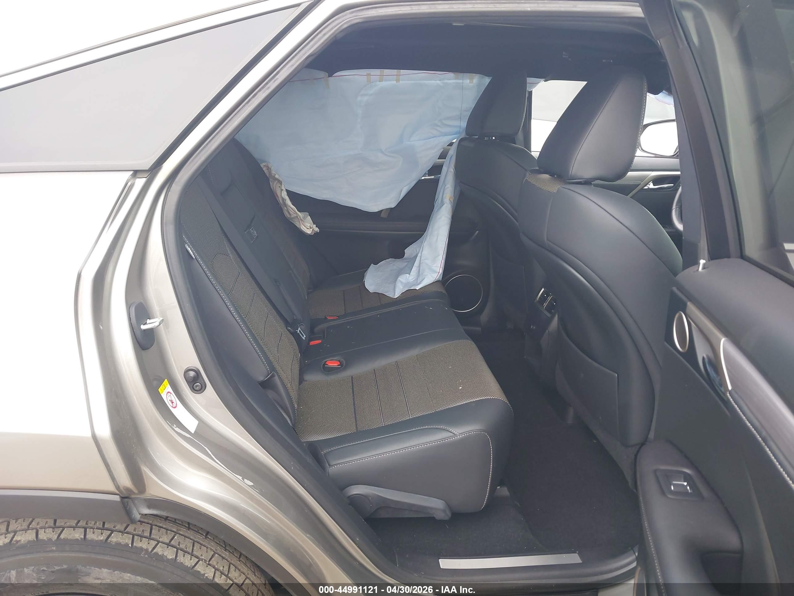 LEXUS RX image 8