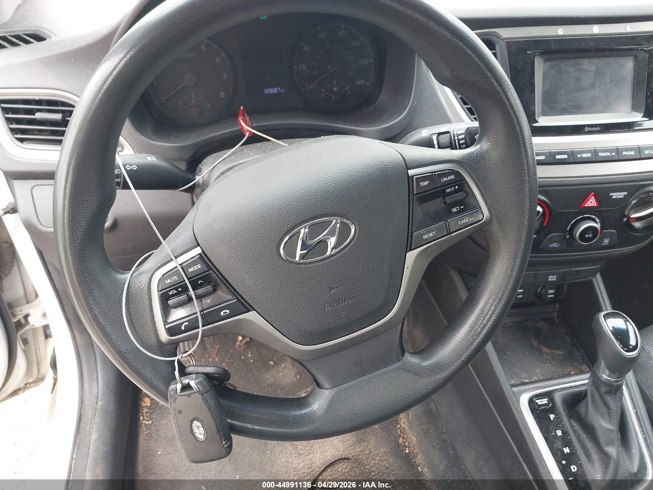 HYUNDAI ACCENT image 11
