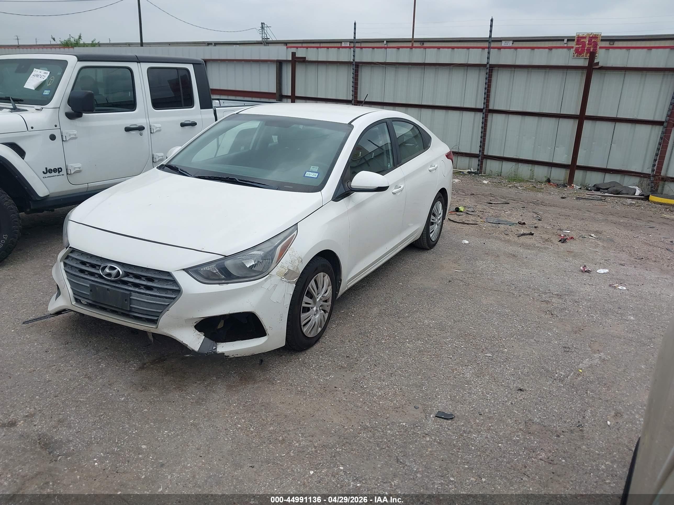 HYUNDAI ACCENT image 2