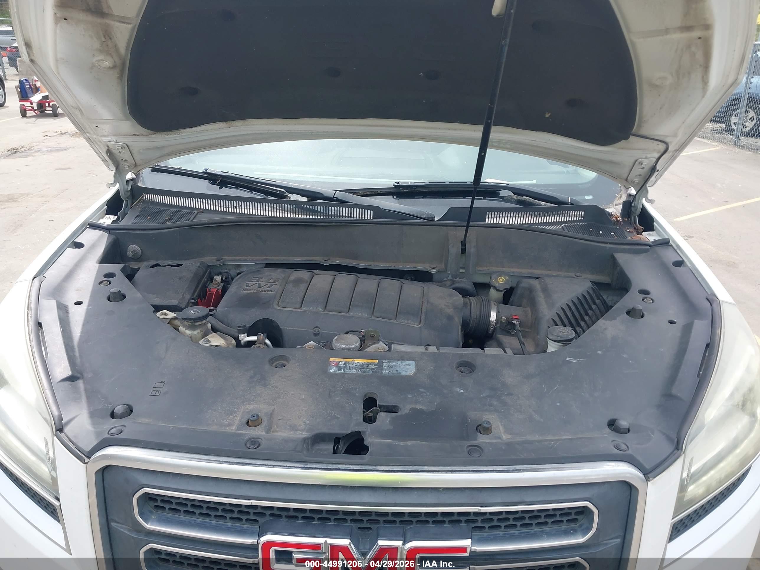 GMC ACADIA image 10