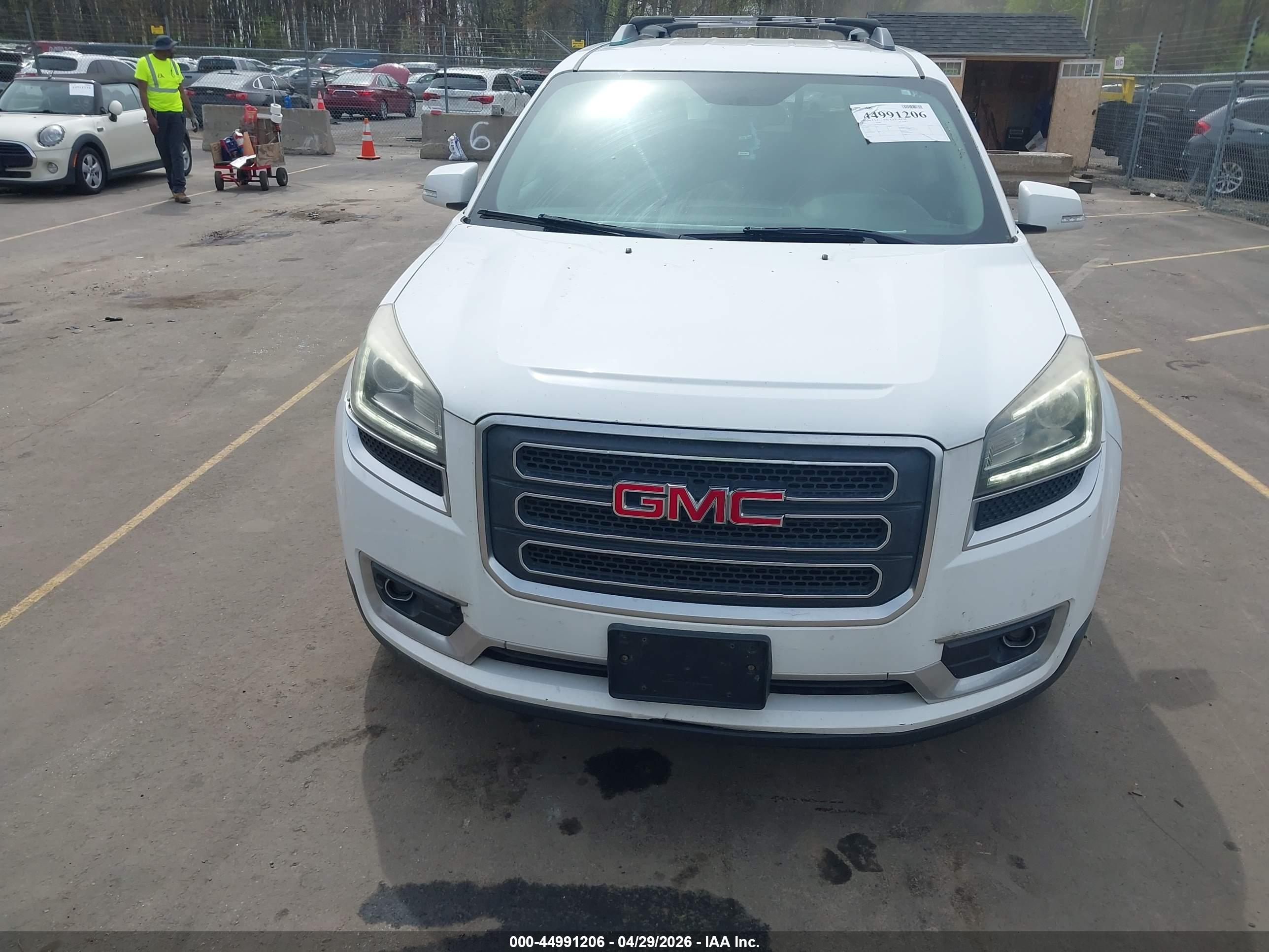 GMC ACADIA image 6
