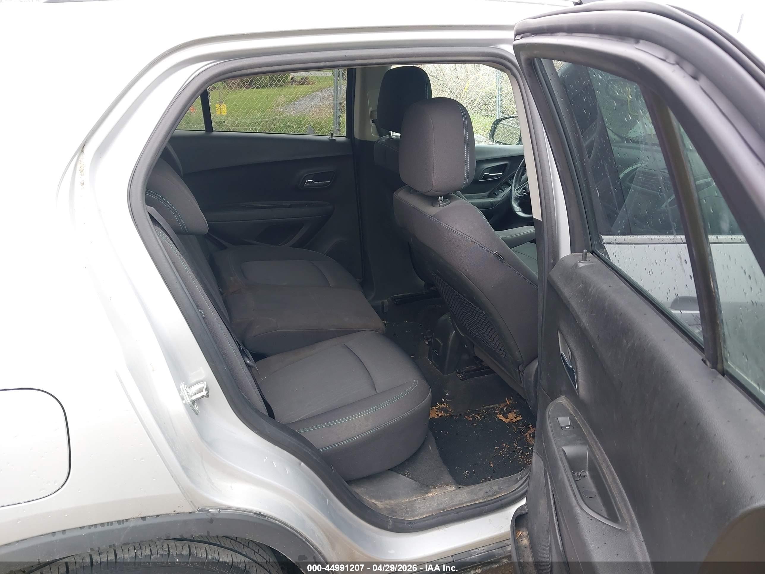 CHEVROLET TRAX image 8