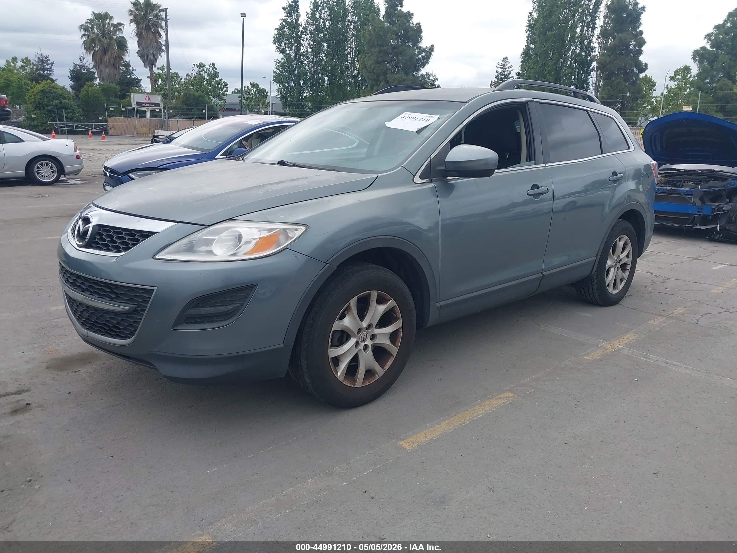 MAZDA CX-9 image 2