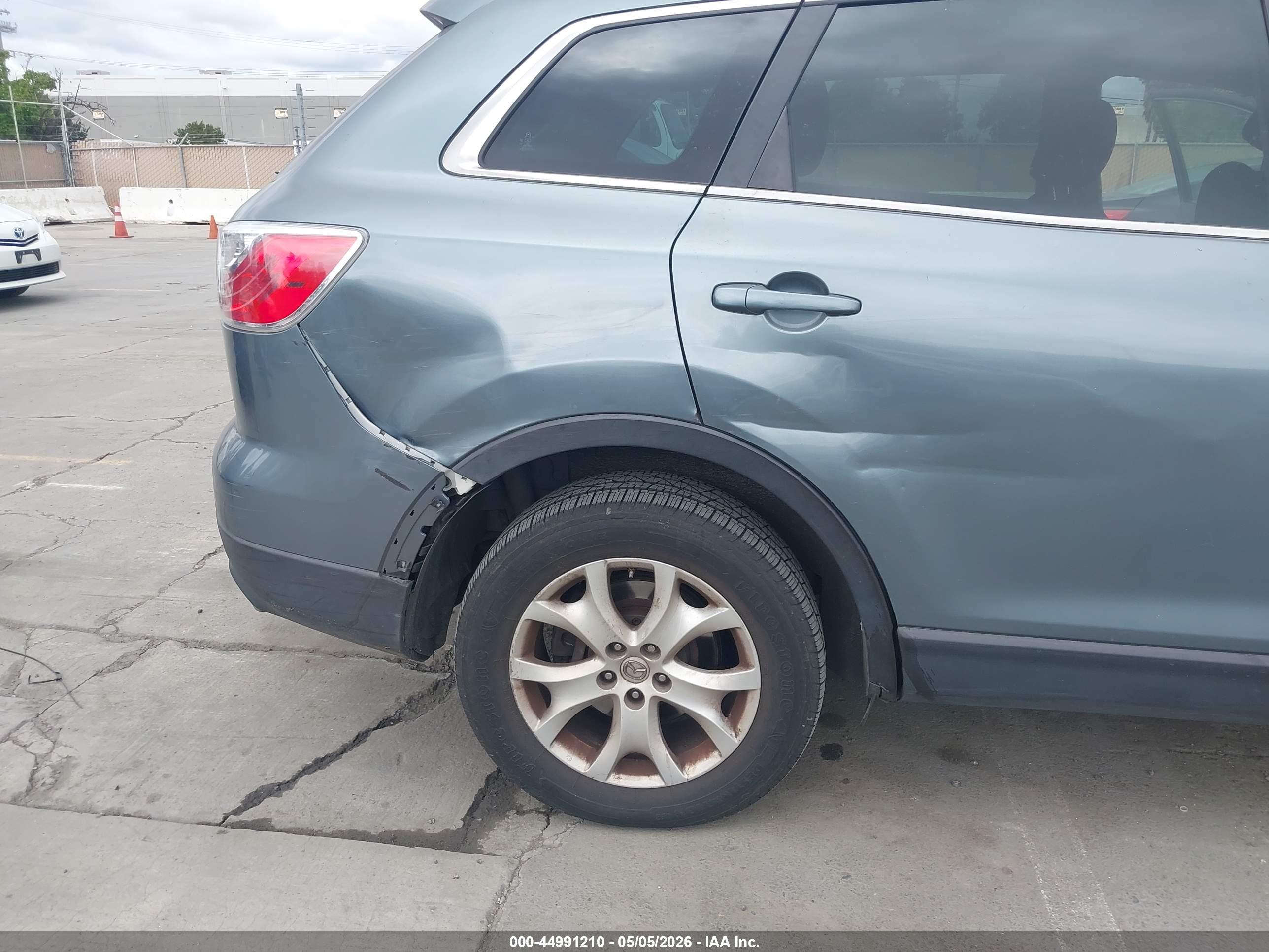 MAZDA CX-9 image 6