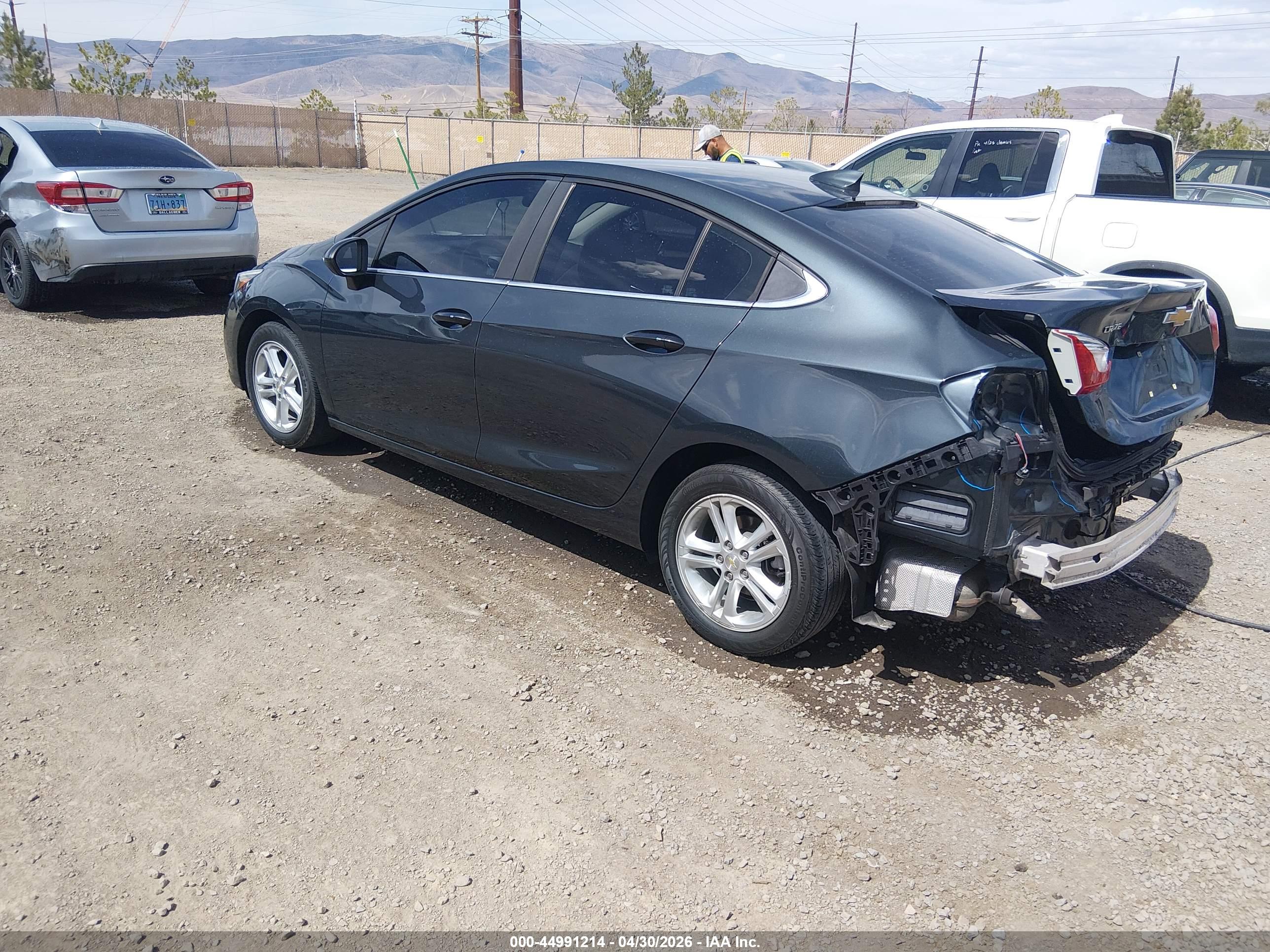 CHEVROLET CRUZE image 3