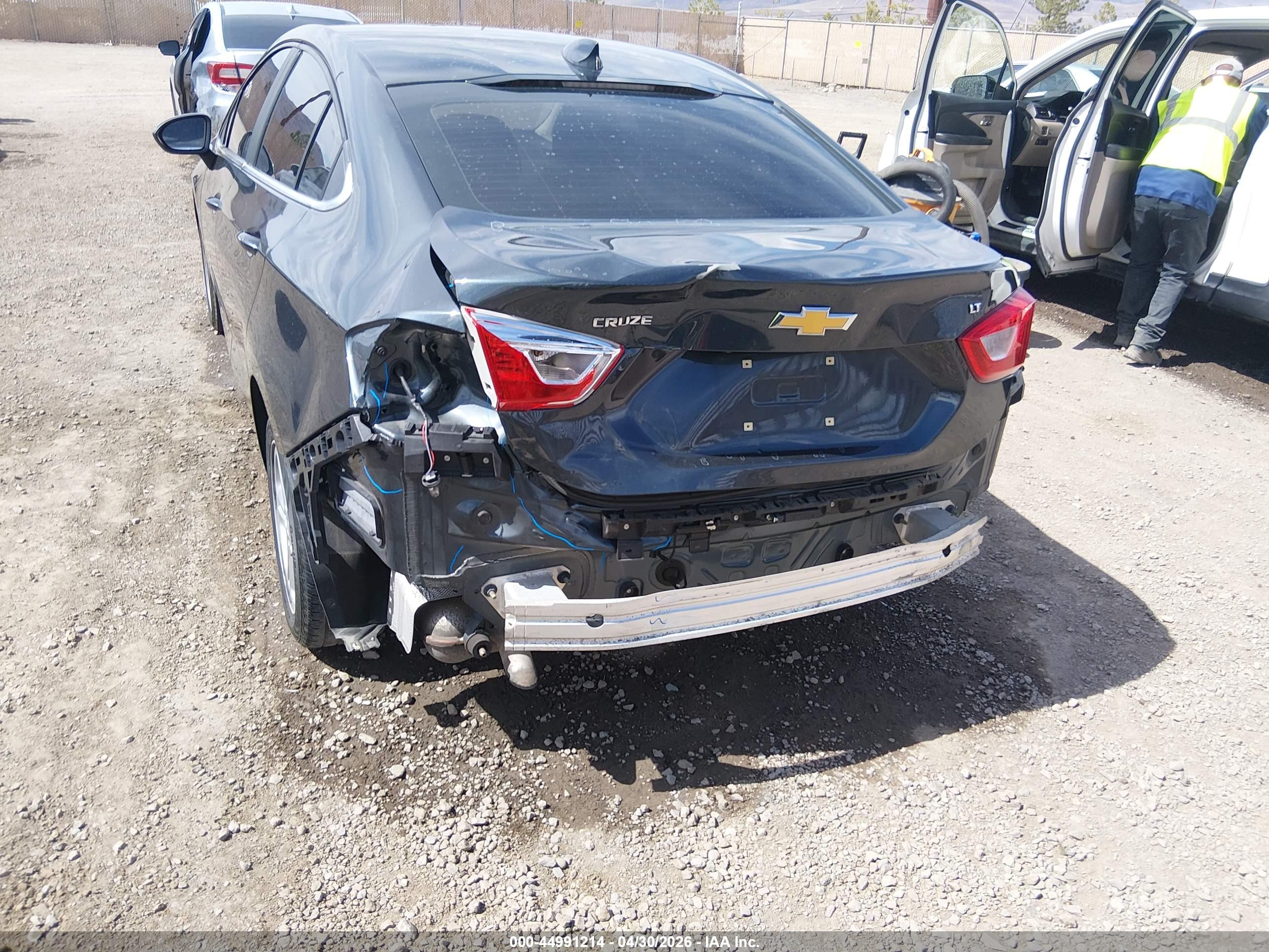 CHEVROLET CRUZE image 6