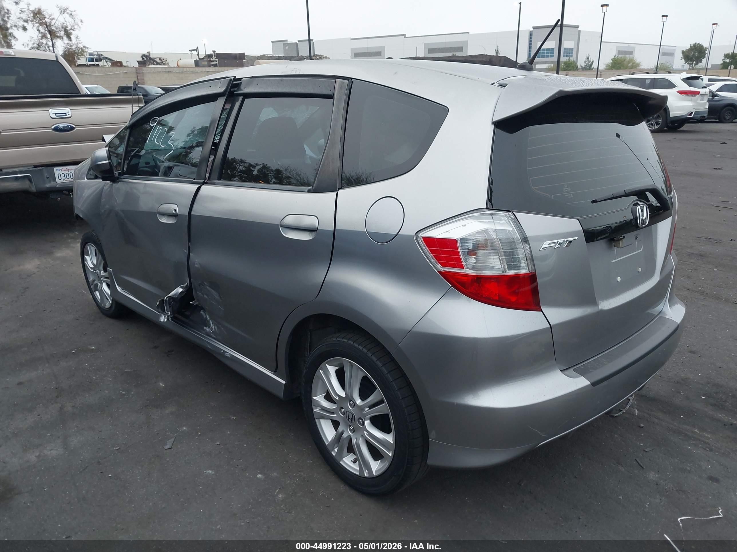 HONDA FIT image 3