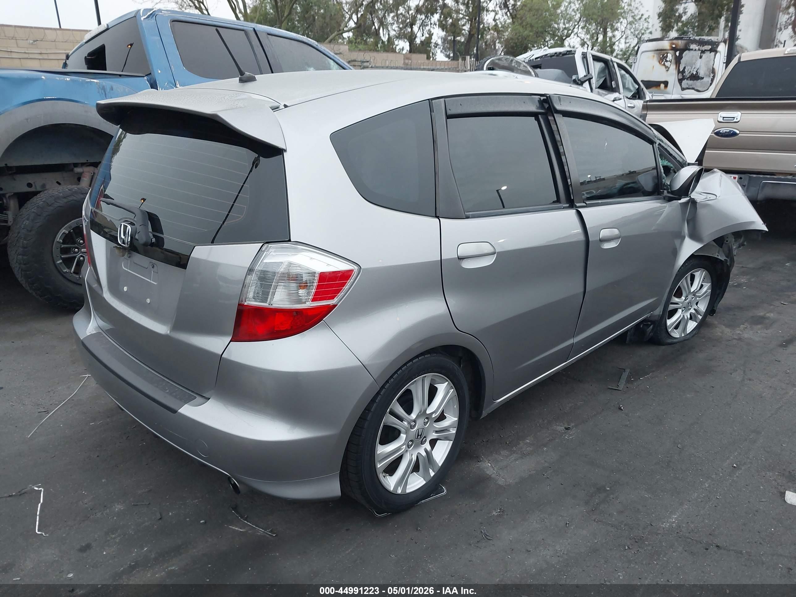 HONDA FIT image 4