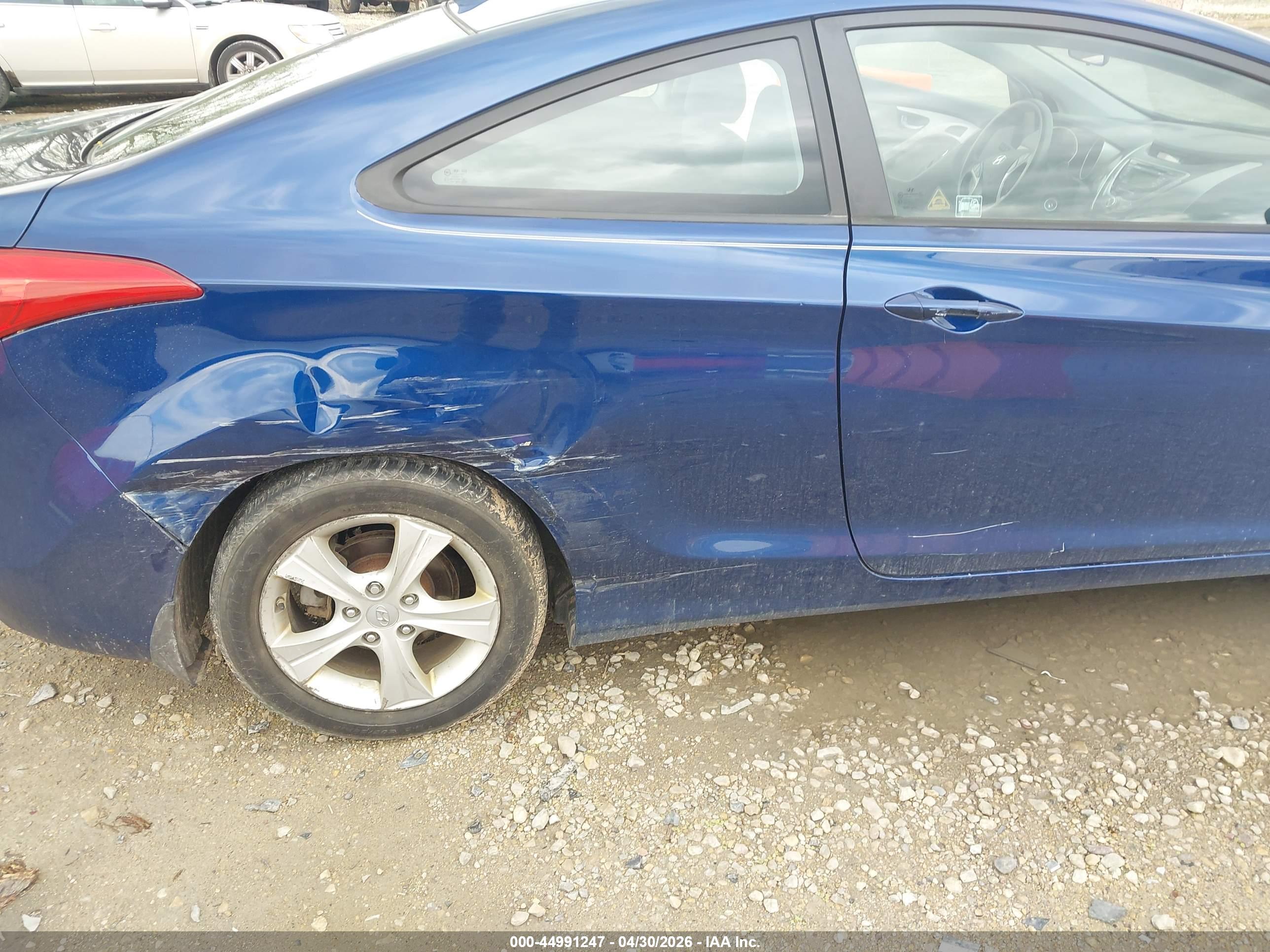 HYUNDAI ELANTRA image 6