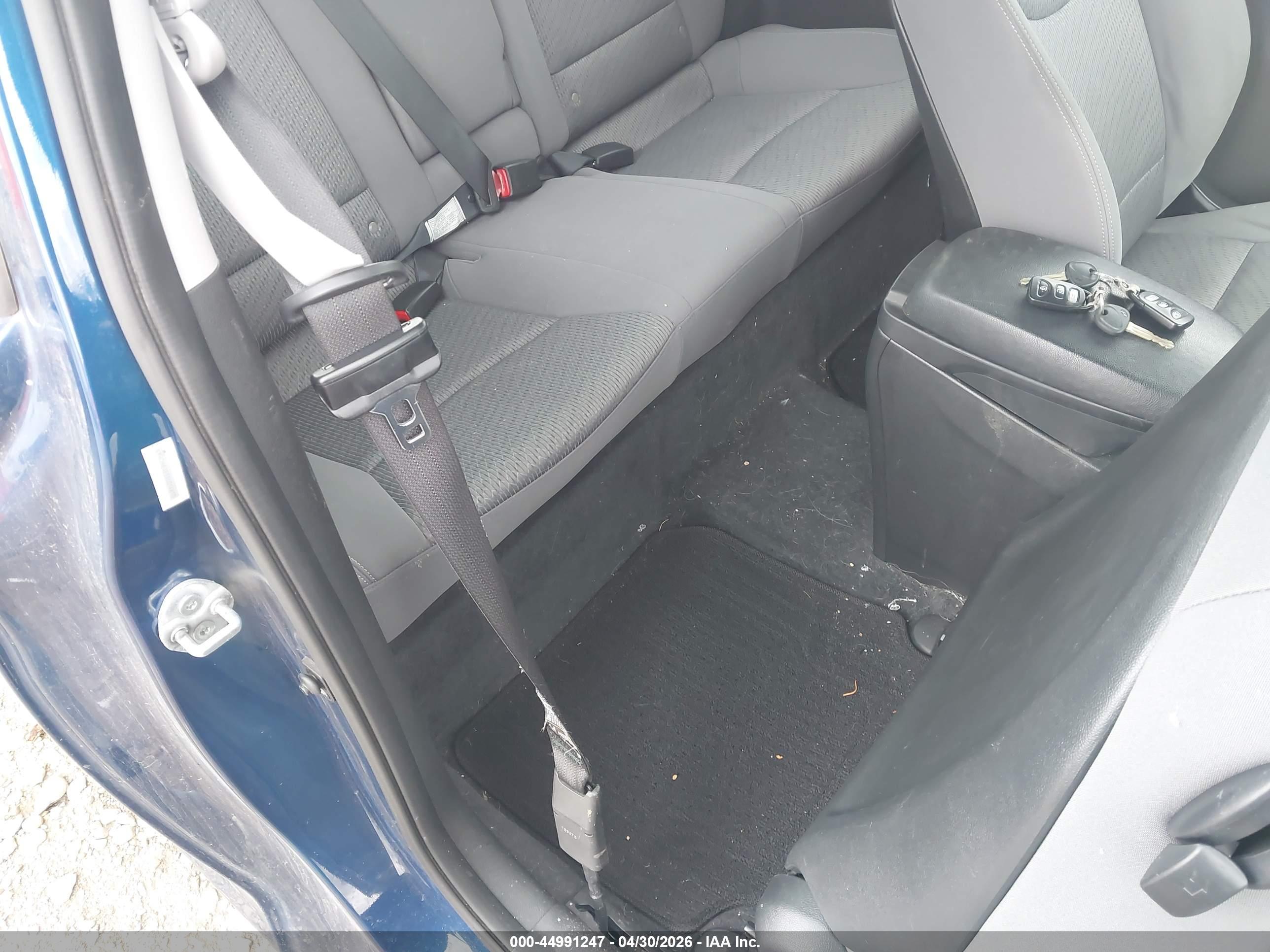 HYUNDAI ELANTRA image 8