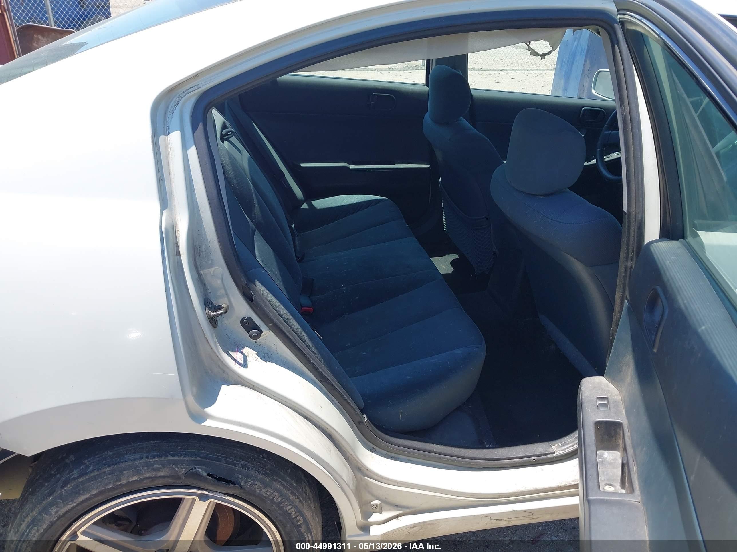 MITSUBISHI GALANT image 8