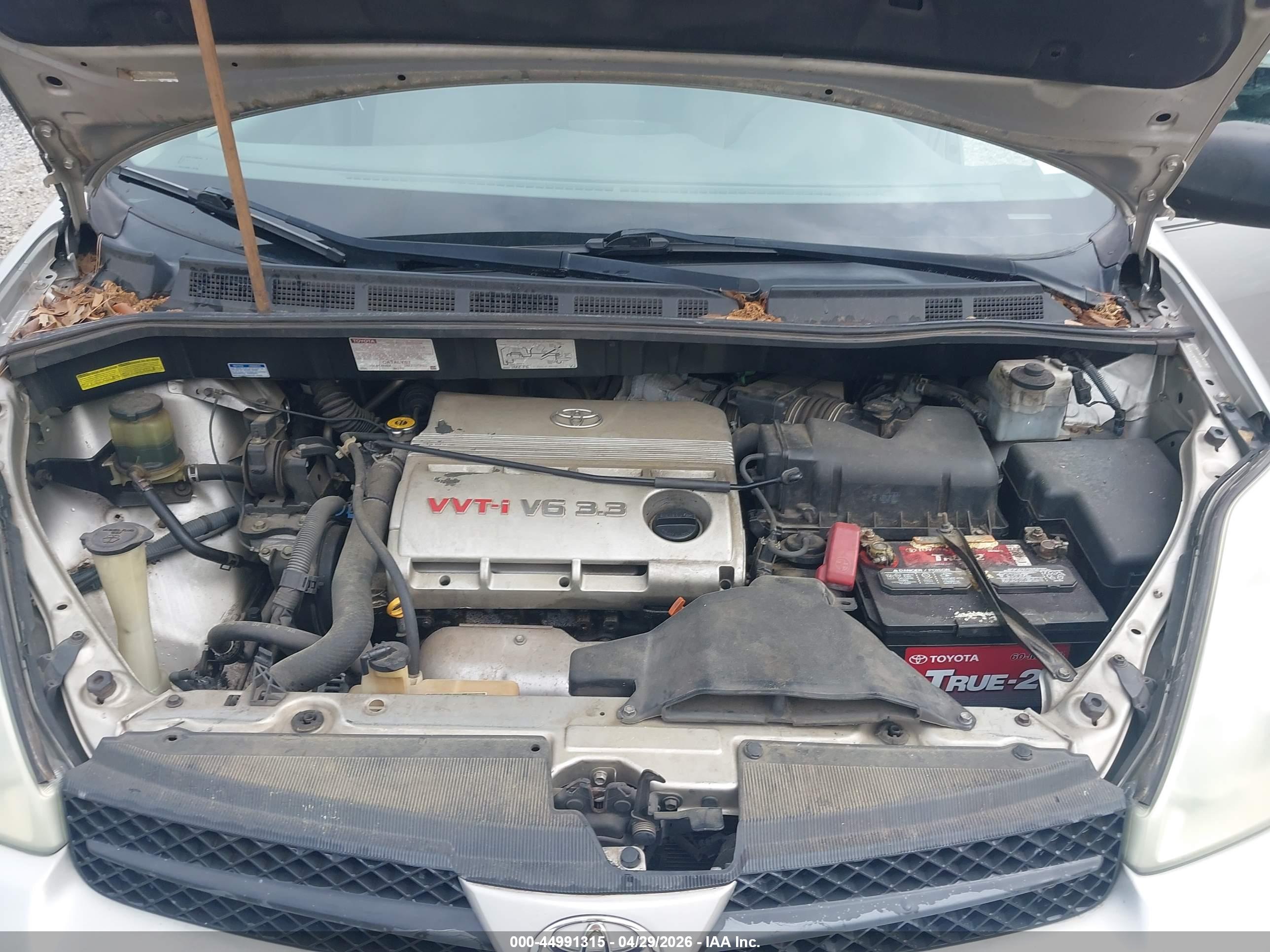 TOYOTA SIENNA image 10