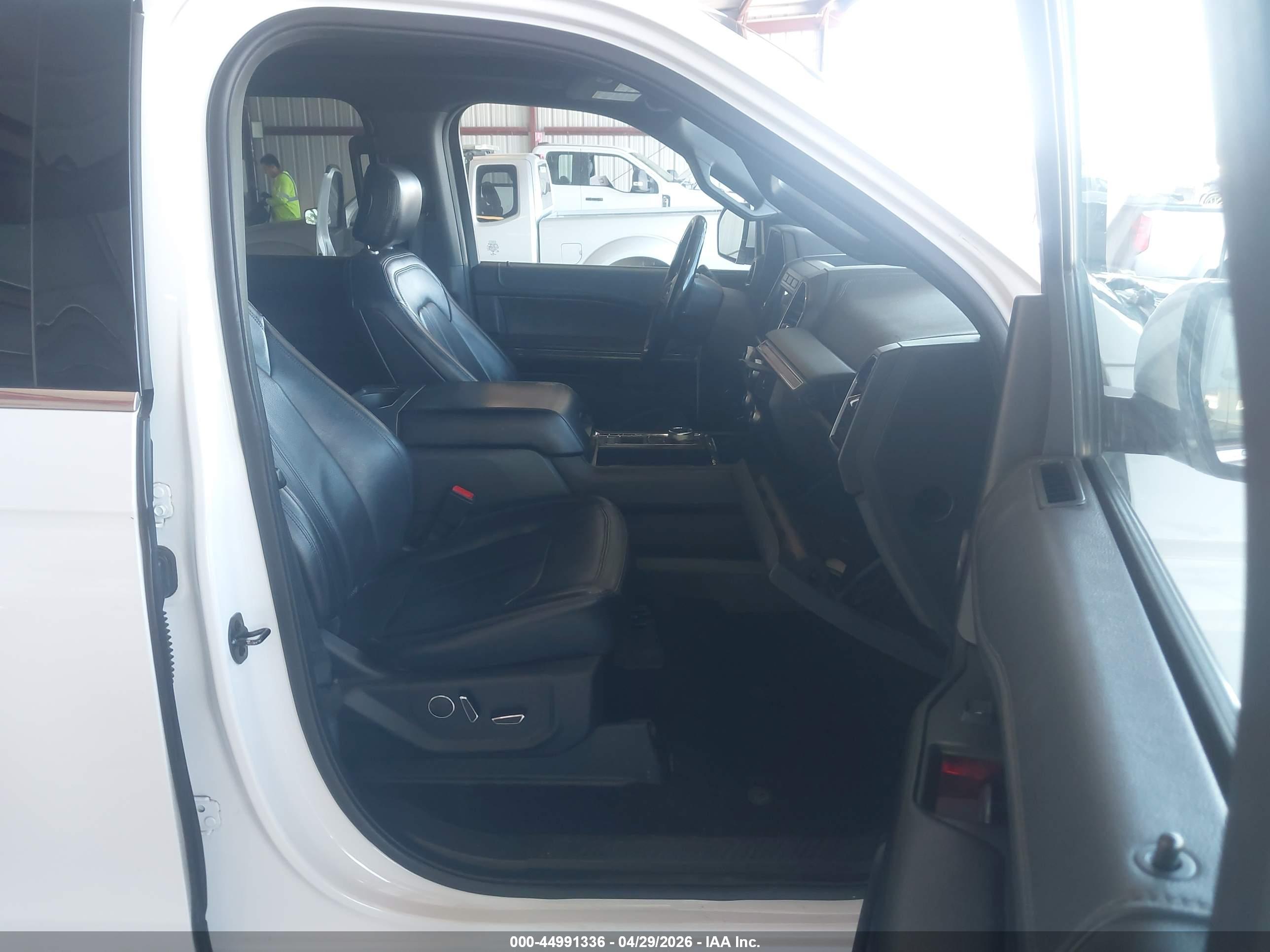 FORD EXPEDITION image 5