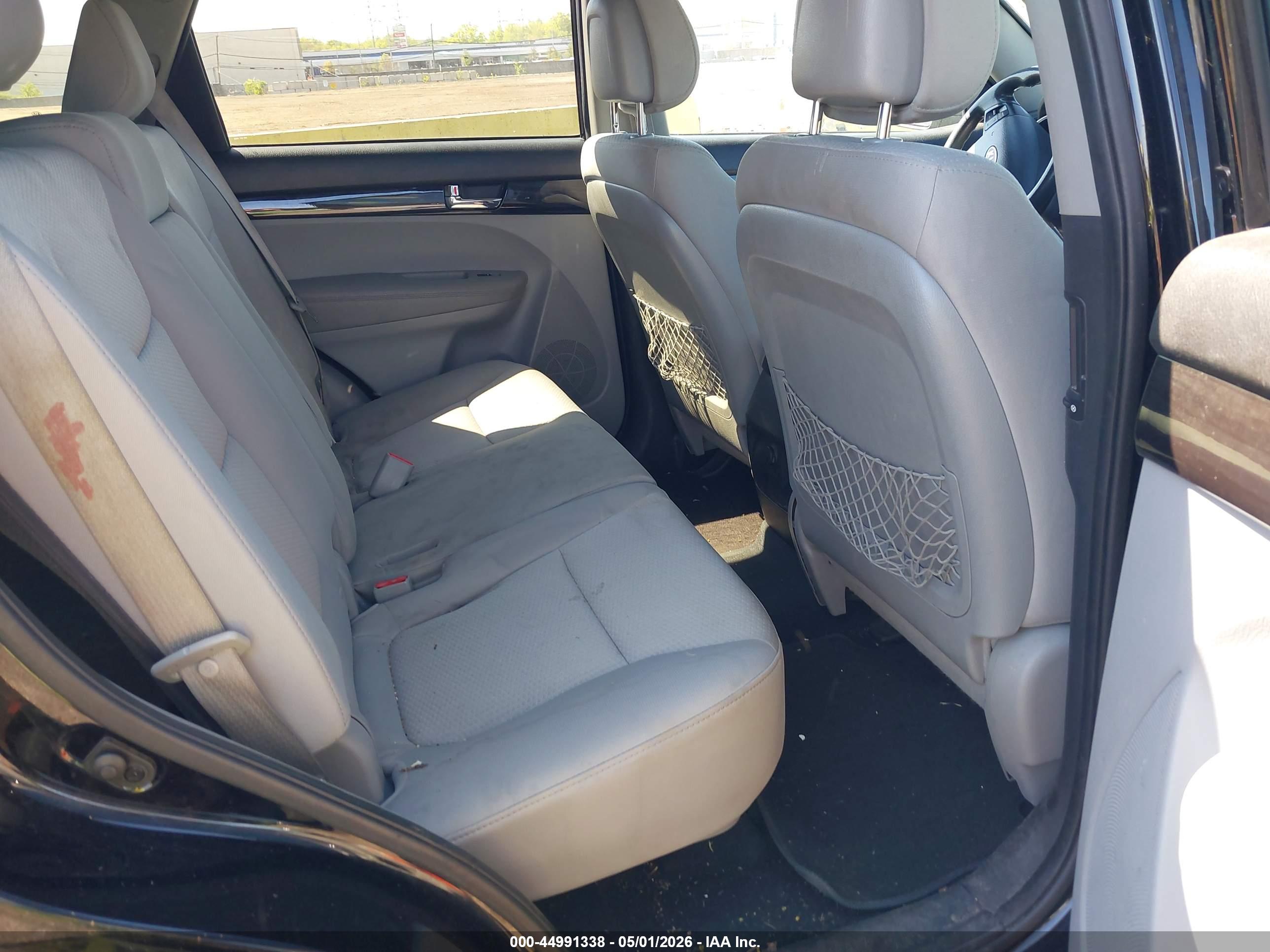 KIA SORENTO image 8