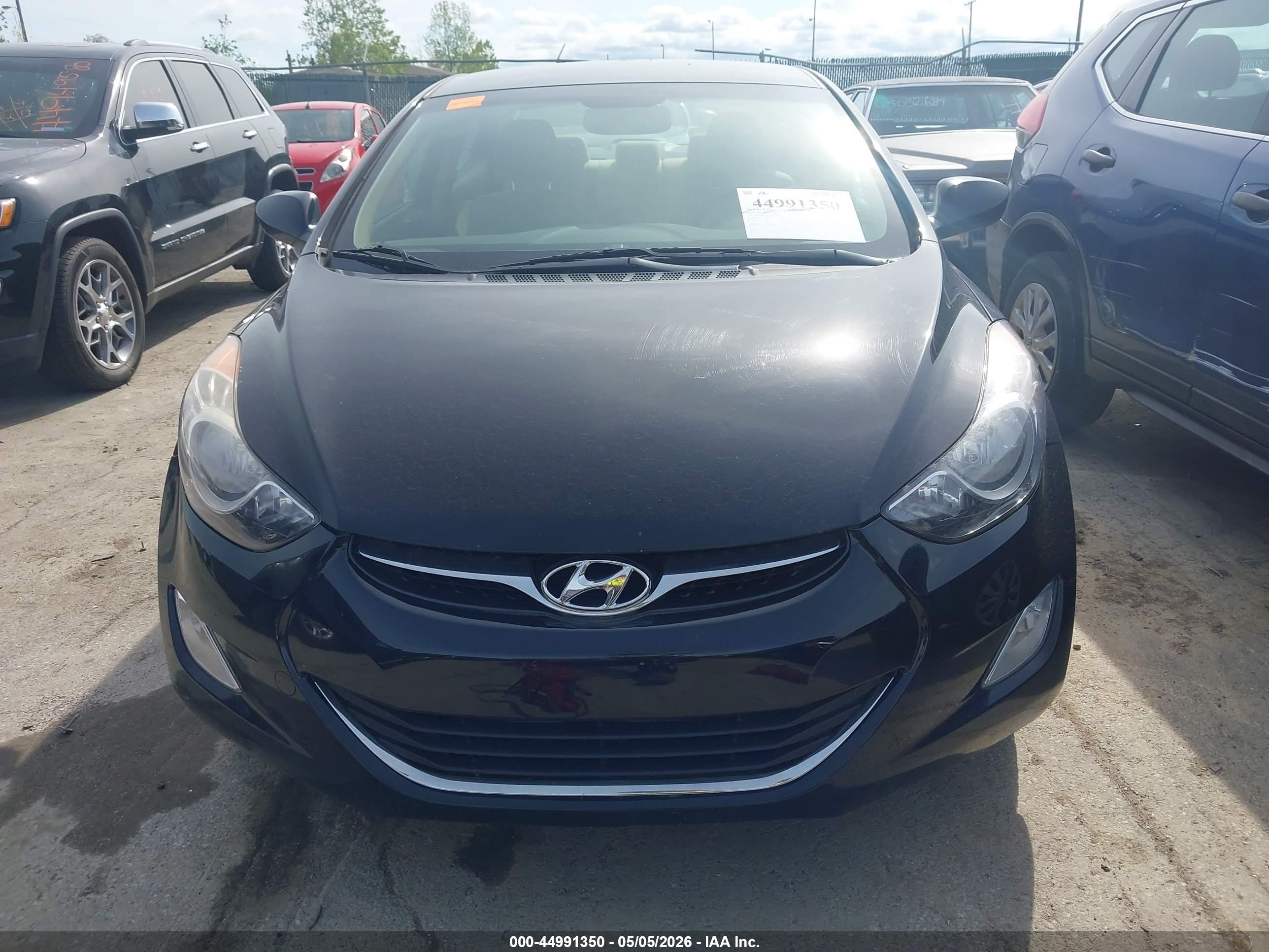 HYUNDAI ELANTRA image 6