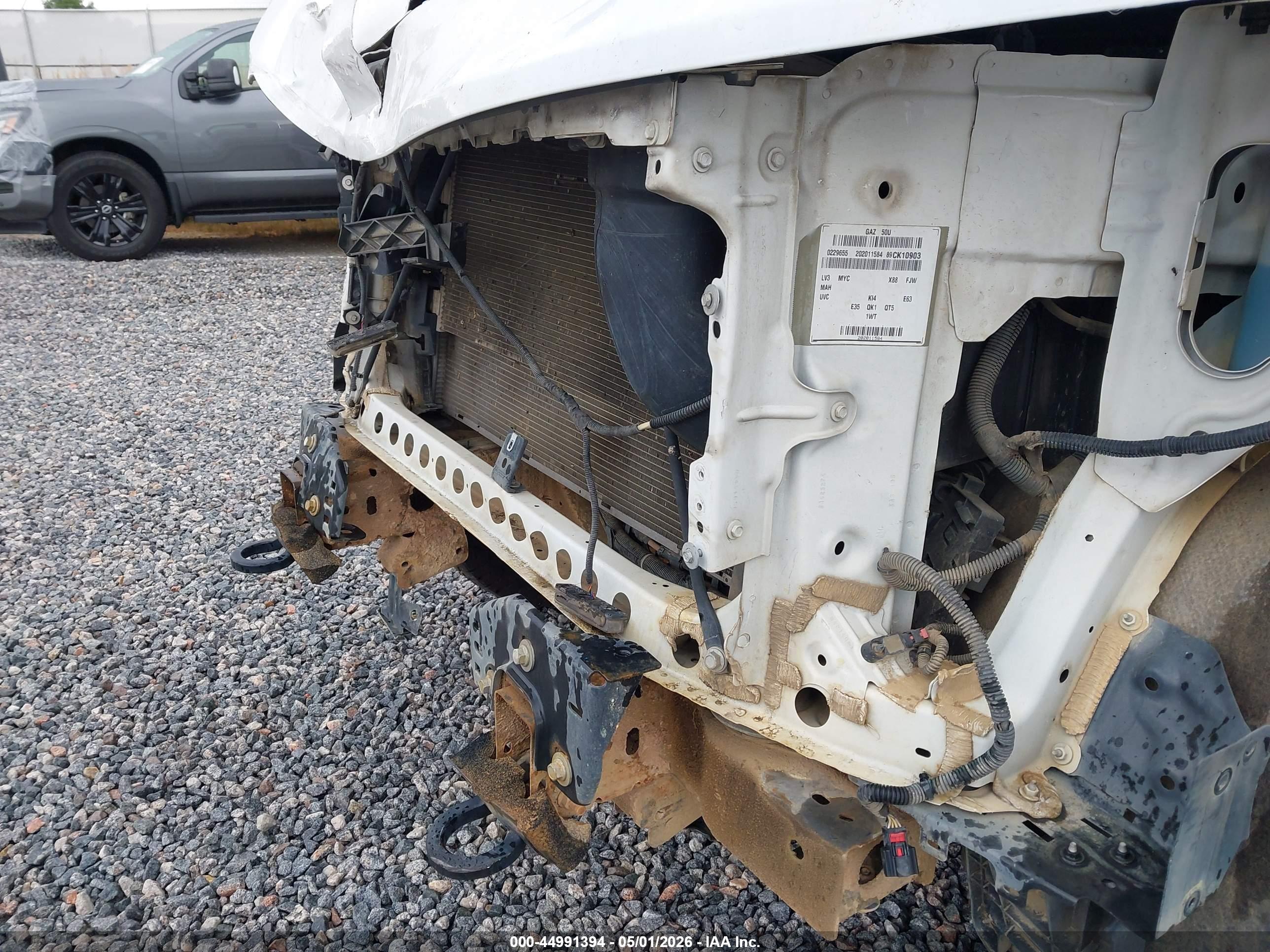 CHEVROLET SILVERADO image 9