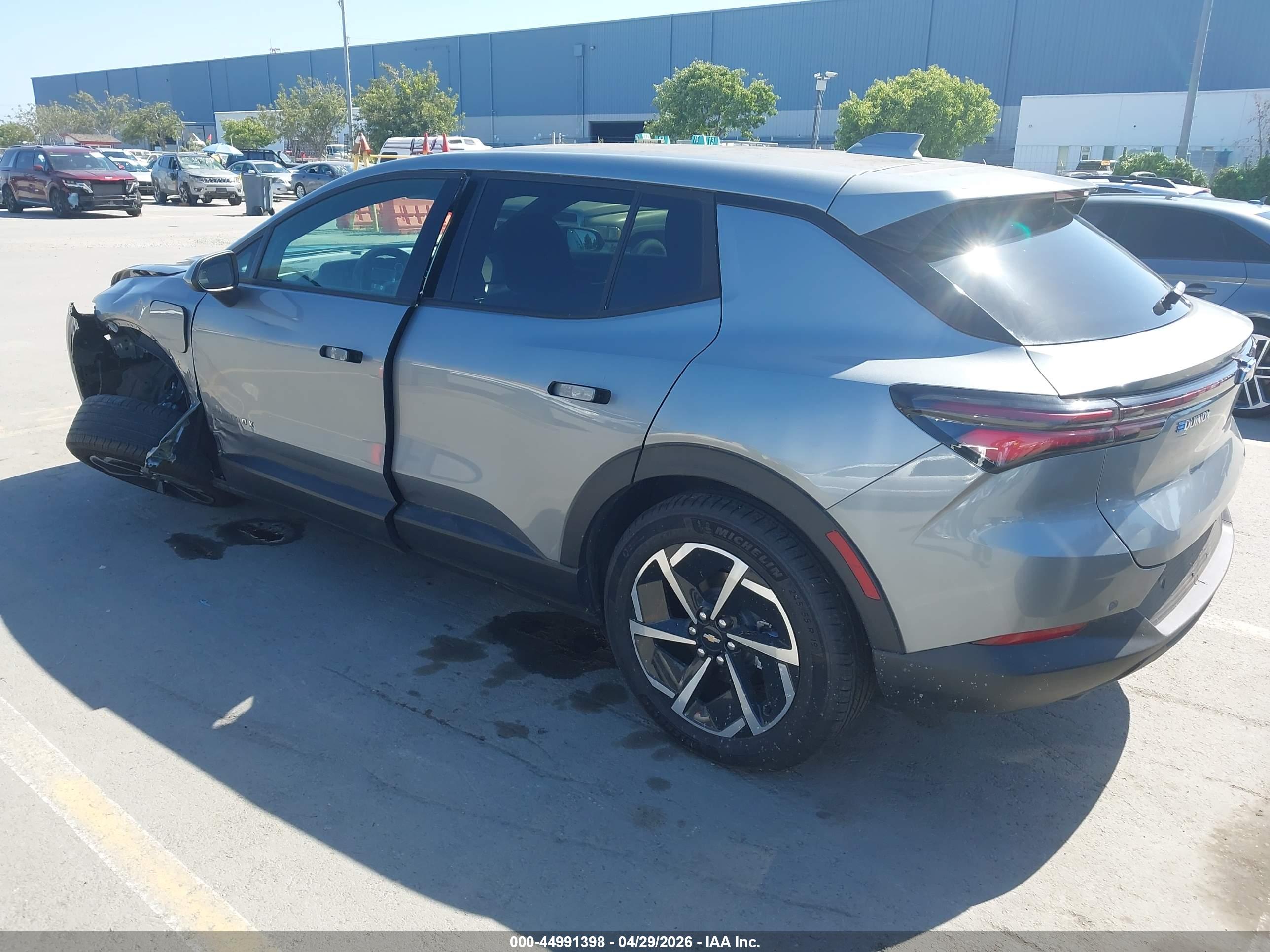 CHEVROLET EQUINOX image 3