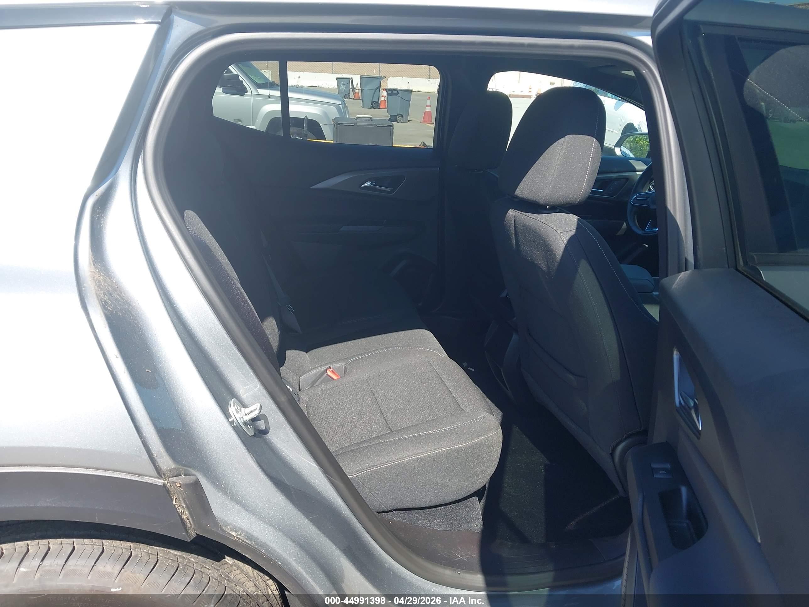 CHEVROLET EQUINOX image 8