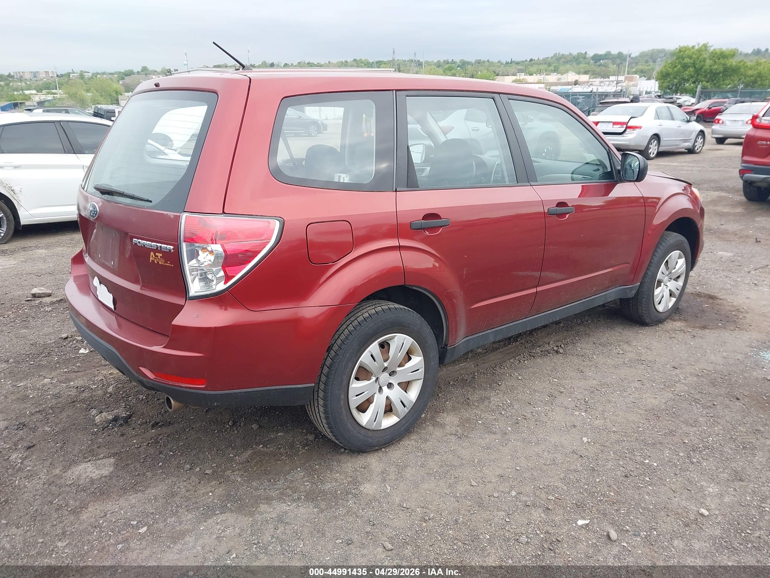 SUBARU FORESTER image 4
