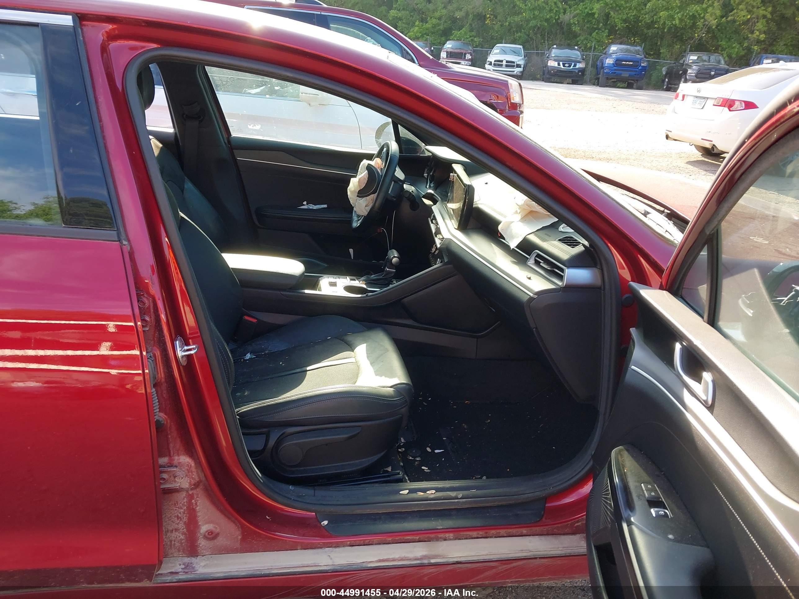 KIA K5 image 5