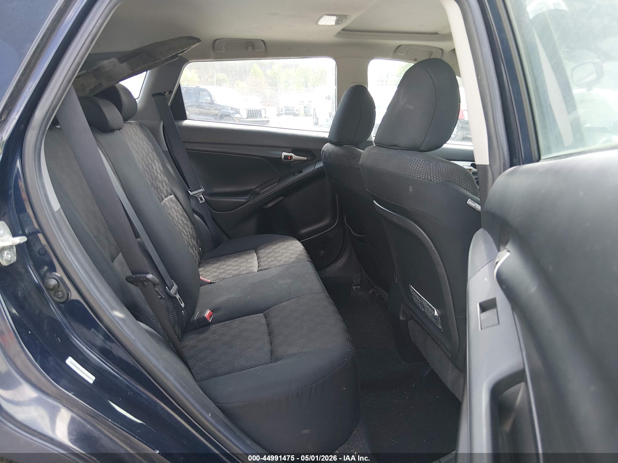 PONTIAC VIBE image 8