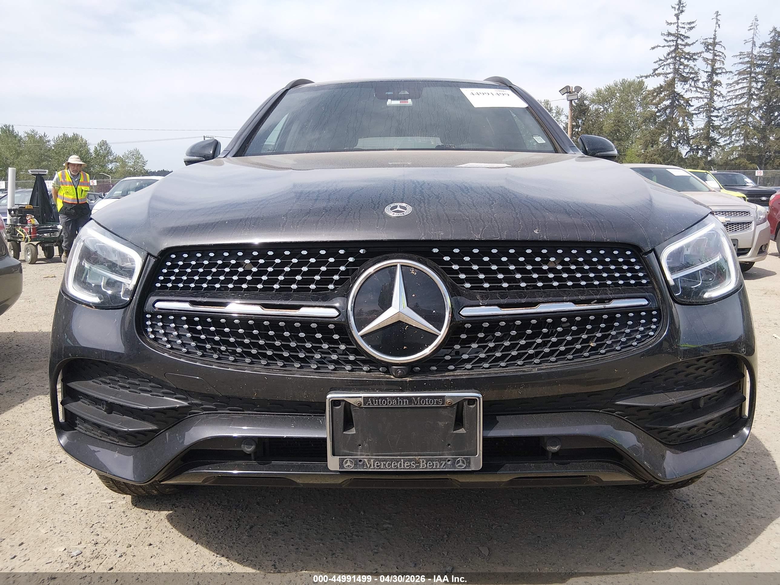 MERCEDES-BENZ GLC image 6