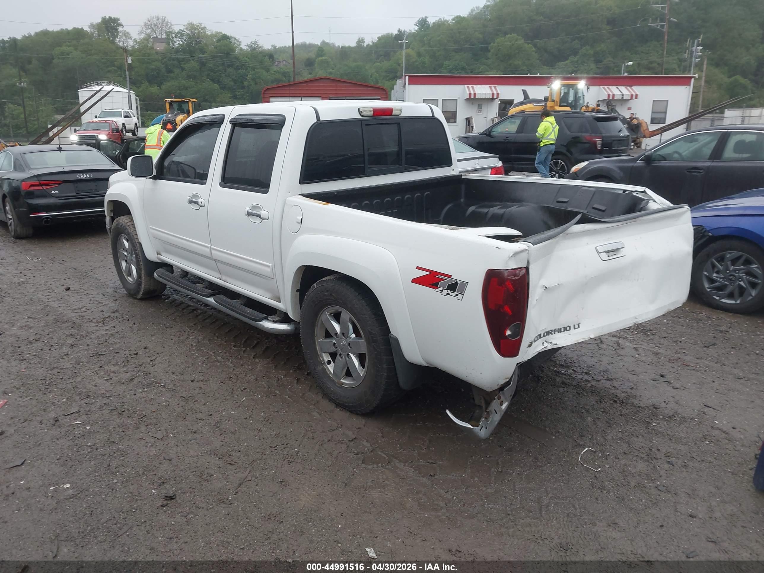 CHEVROLET COLORADO image 3