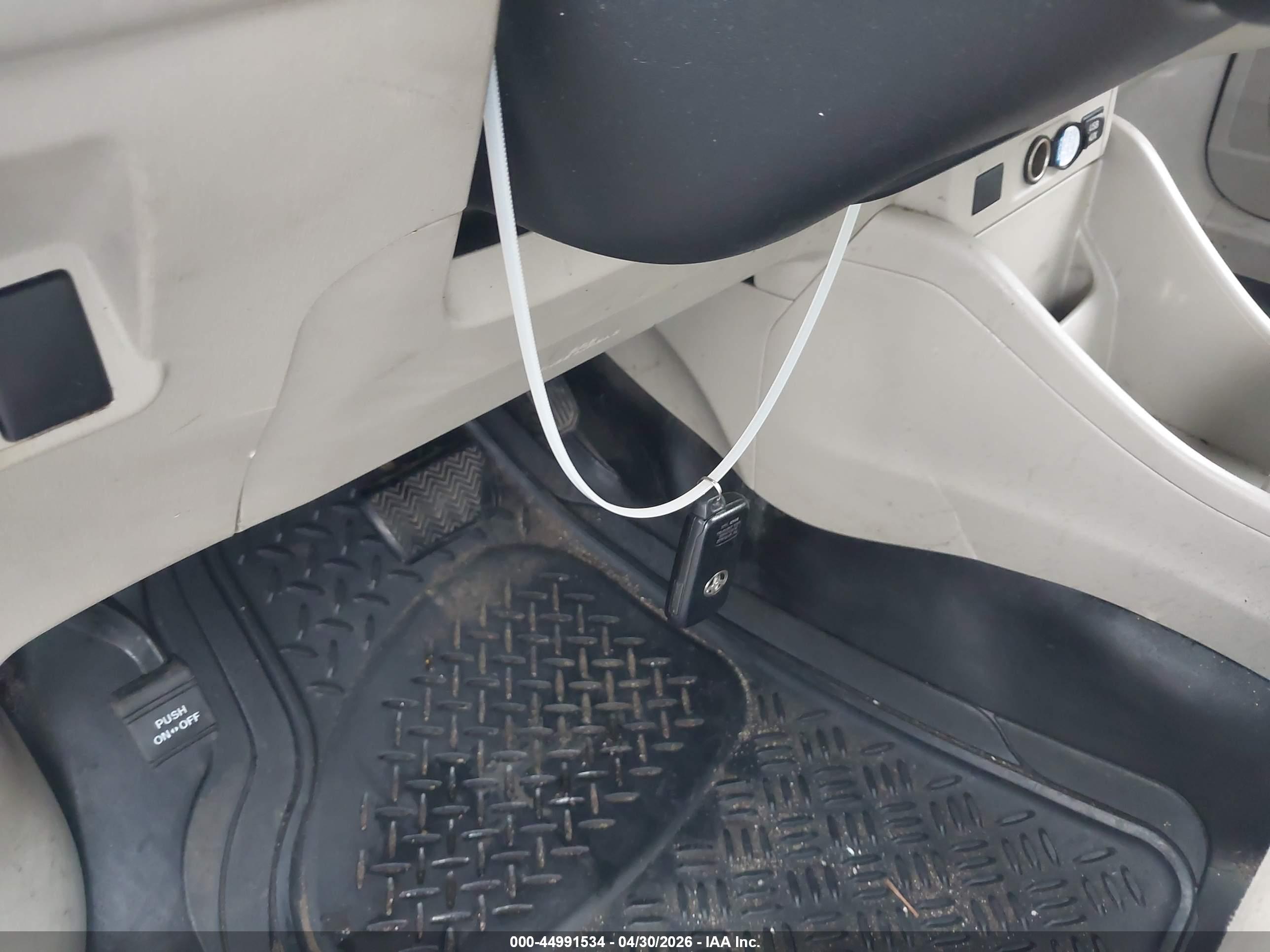 TOYOTA PRIUS image 11