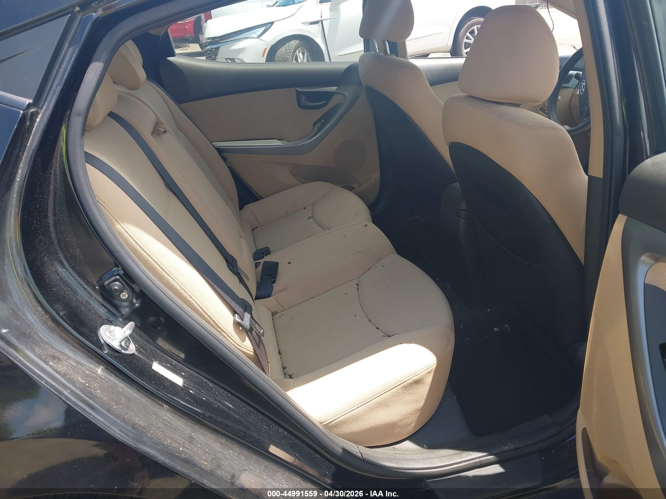 HYUNDAI ELANTRA image 8