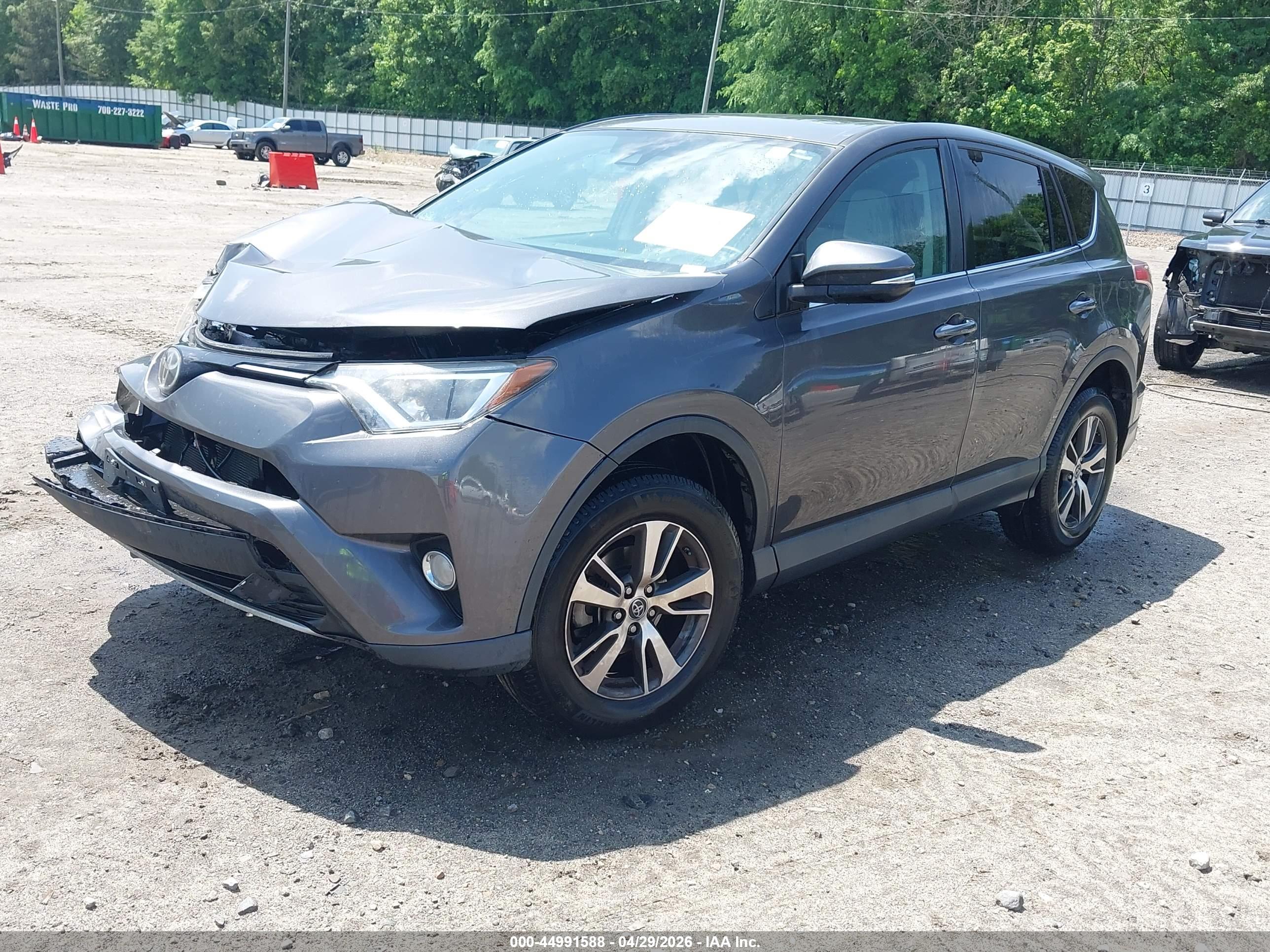 TOYOTA RAV4 image 2