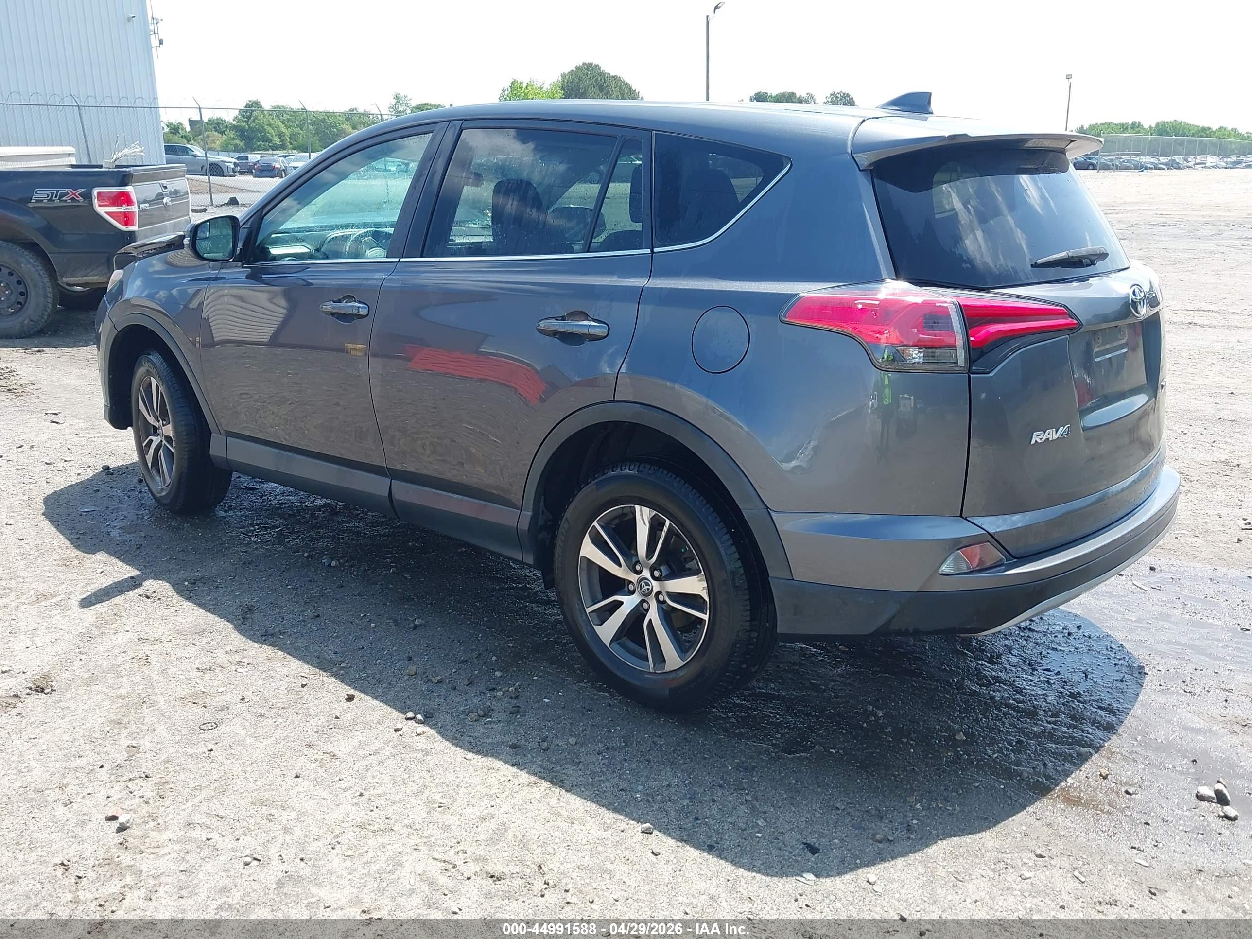 TOYOTA RAV4 image 3