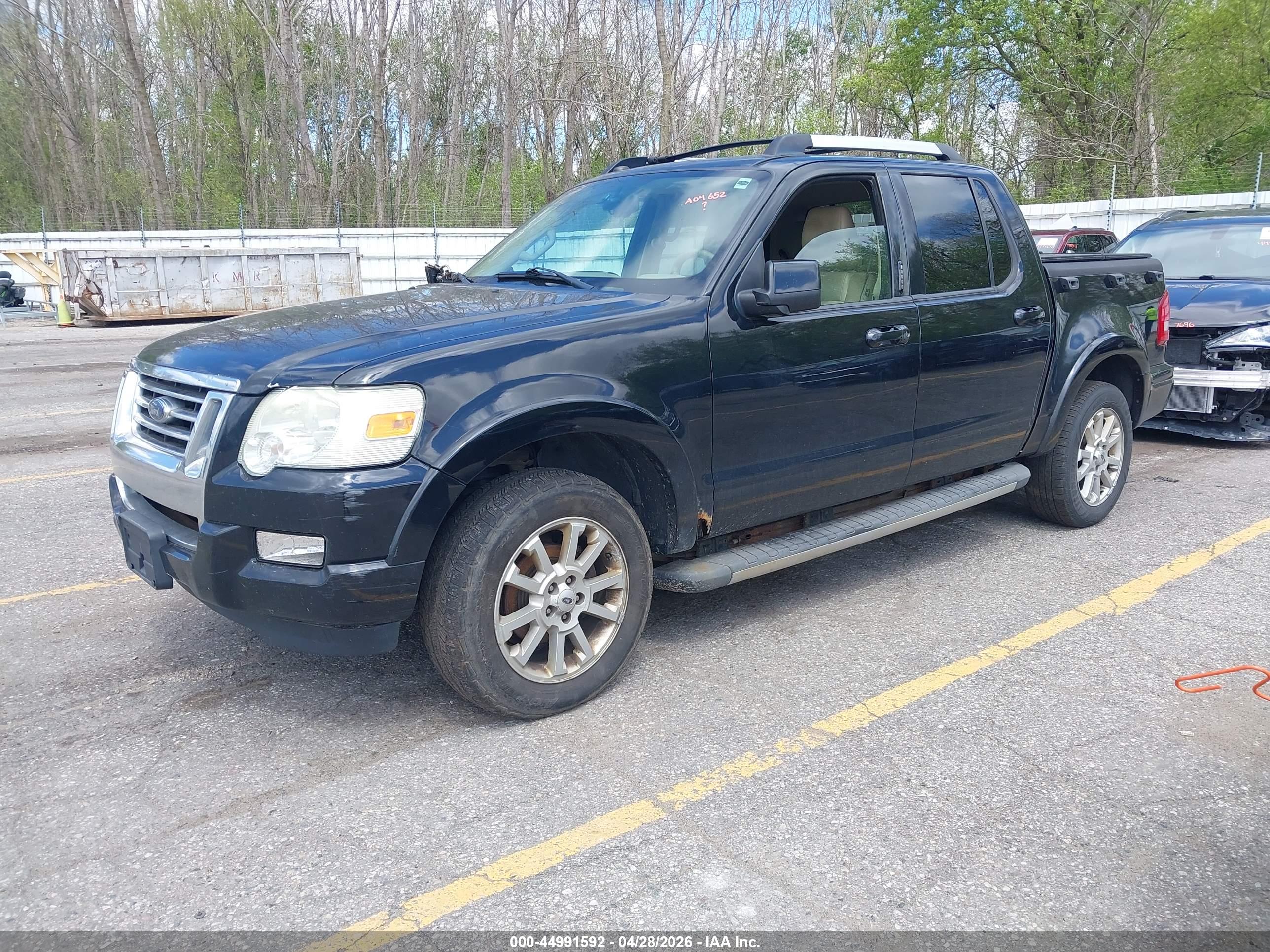 FORD EXPLORER image 2