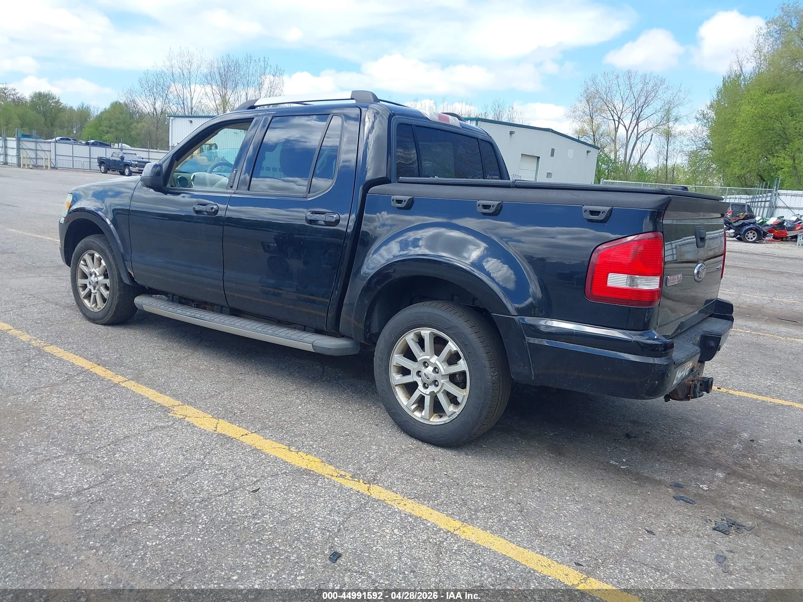 FORD EXPLORER image 3
