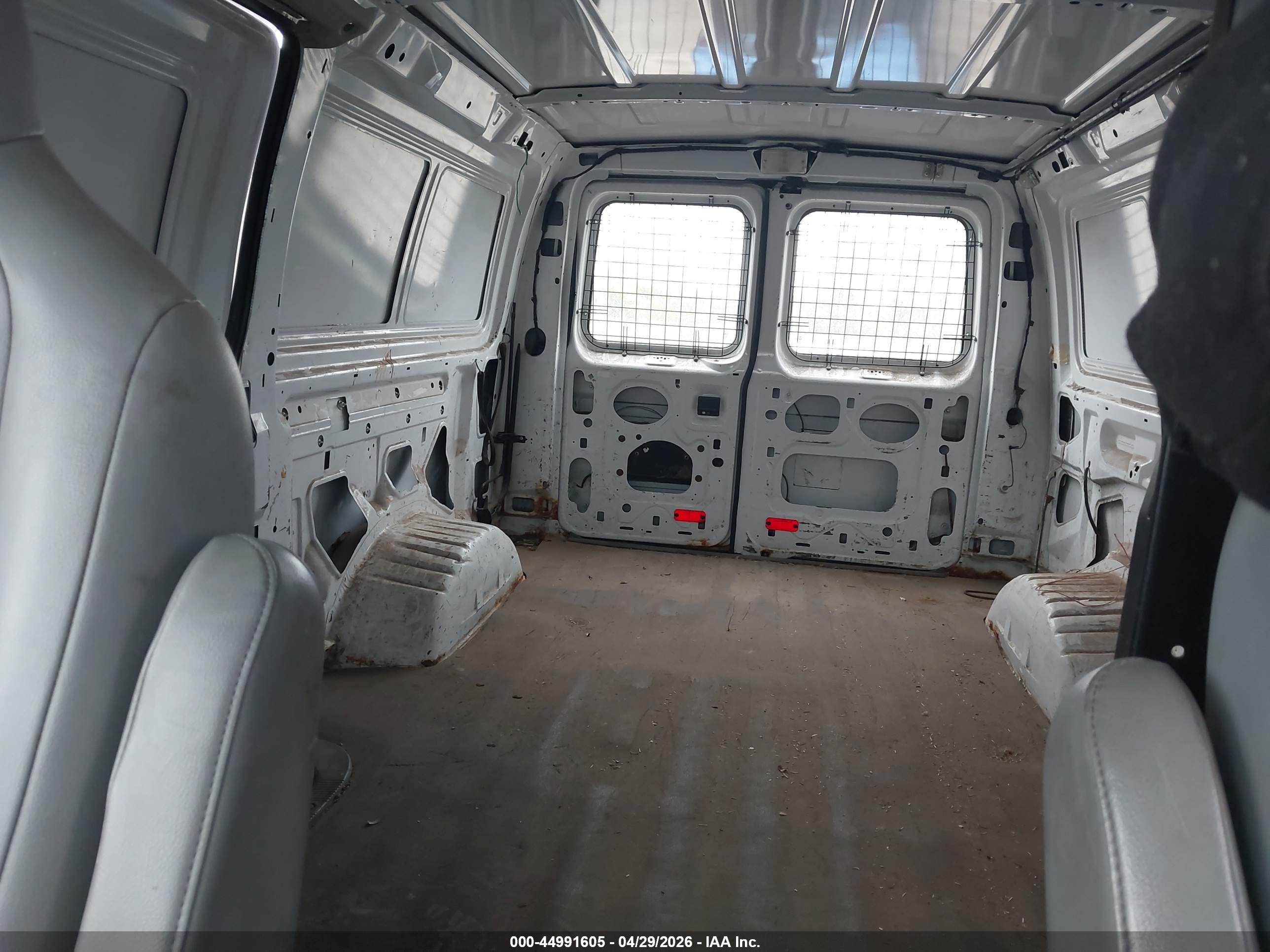 FORD E-250 image 8